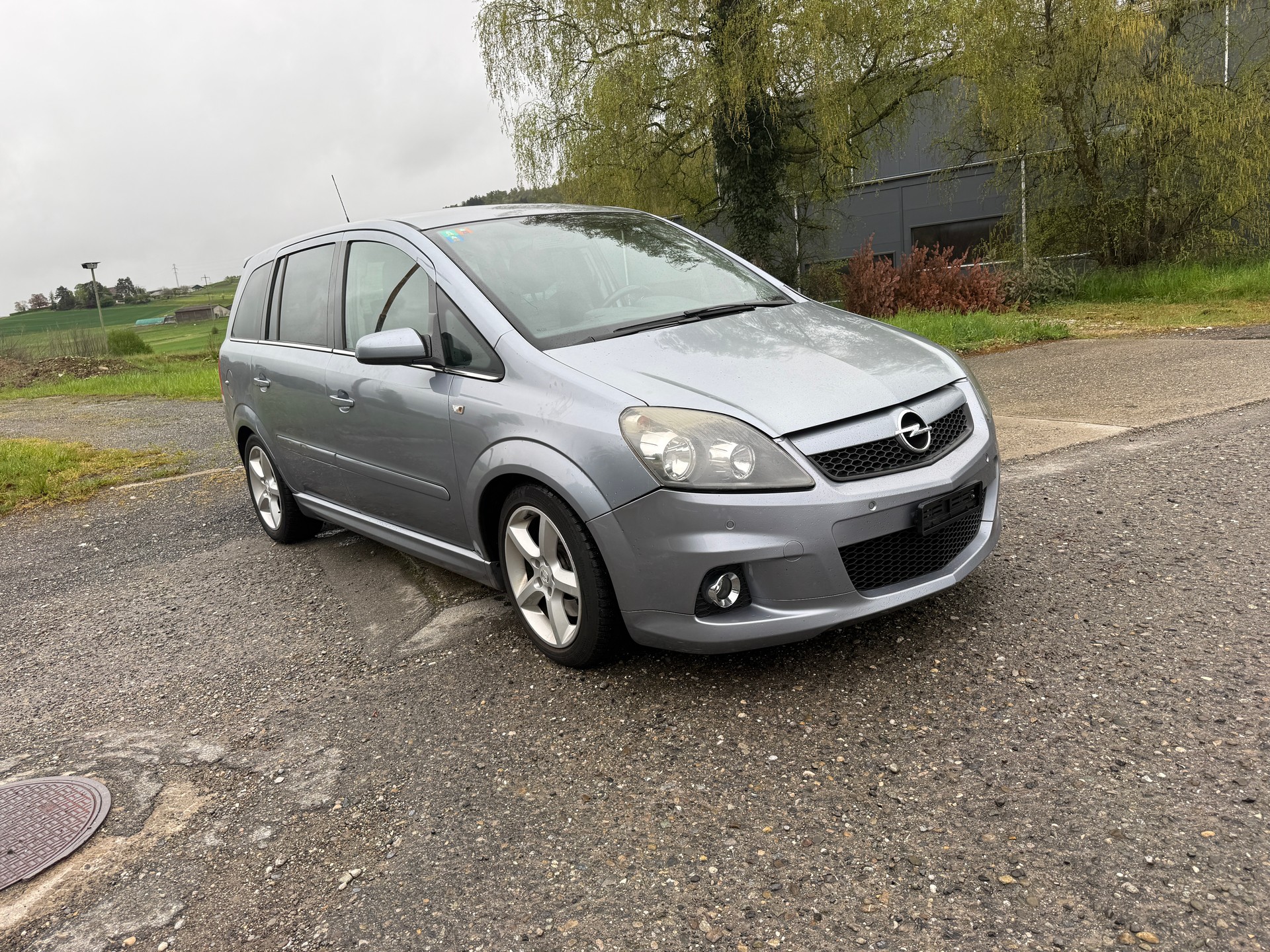 OPEL Zafira 2.0i 16V Turbo OPC-image-1