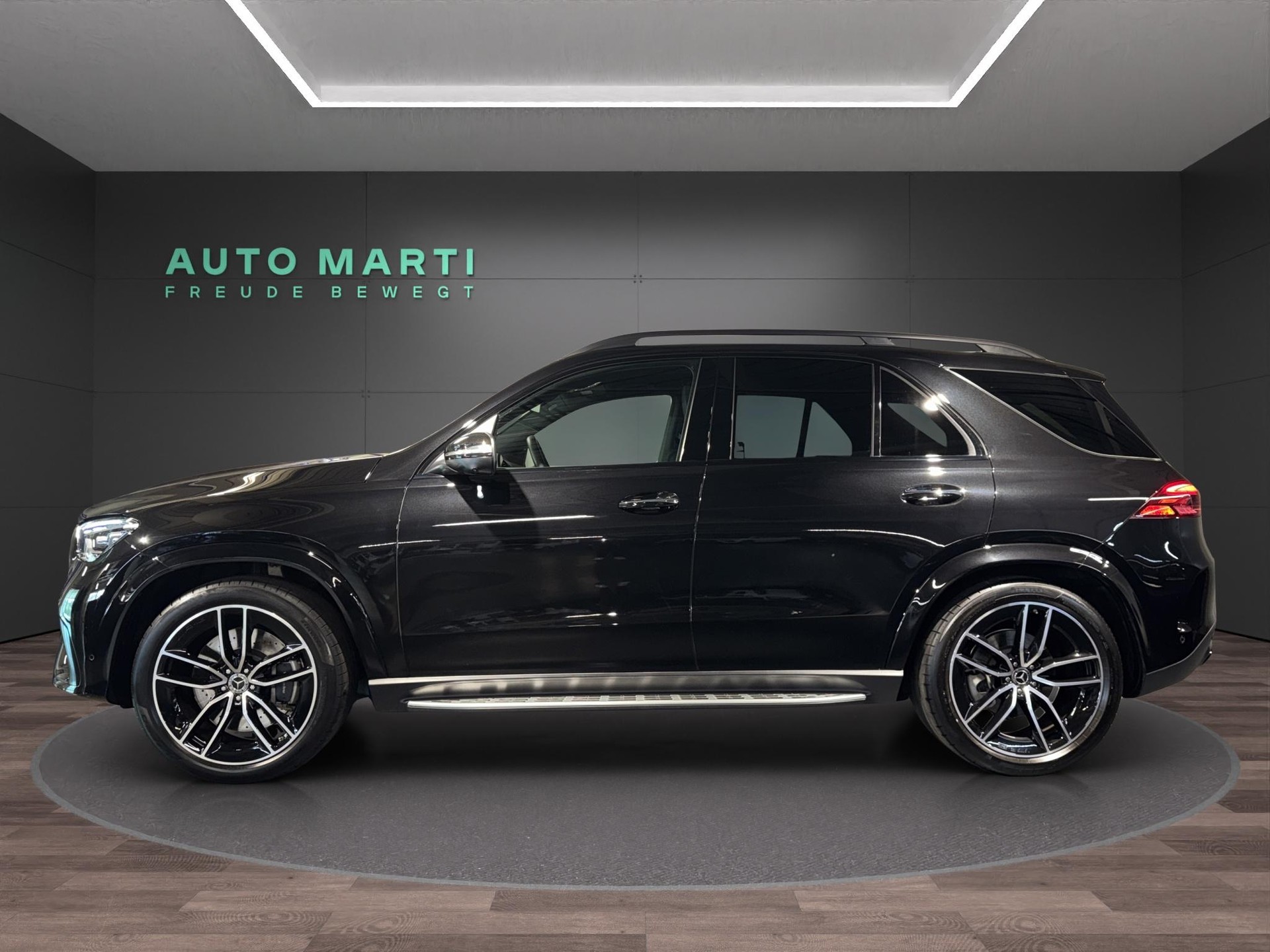 MERCEDES-BENZ GLE 450 4matic-showroom-element-1