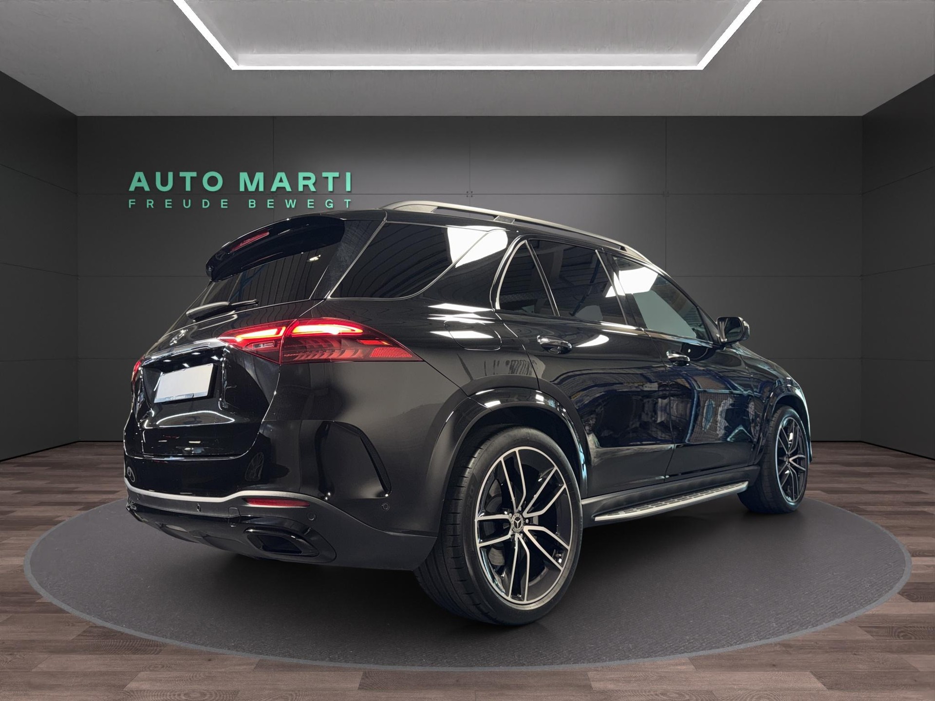 MERCEDES-BENZ GLE 450 4matic-showroom-element-3