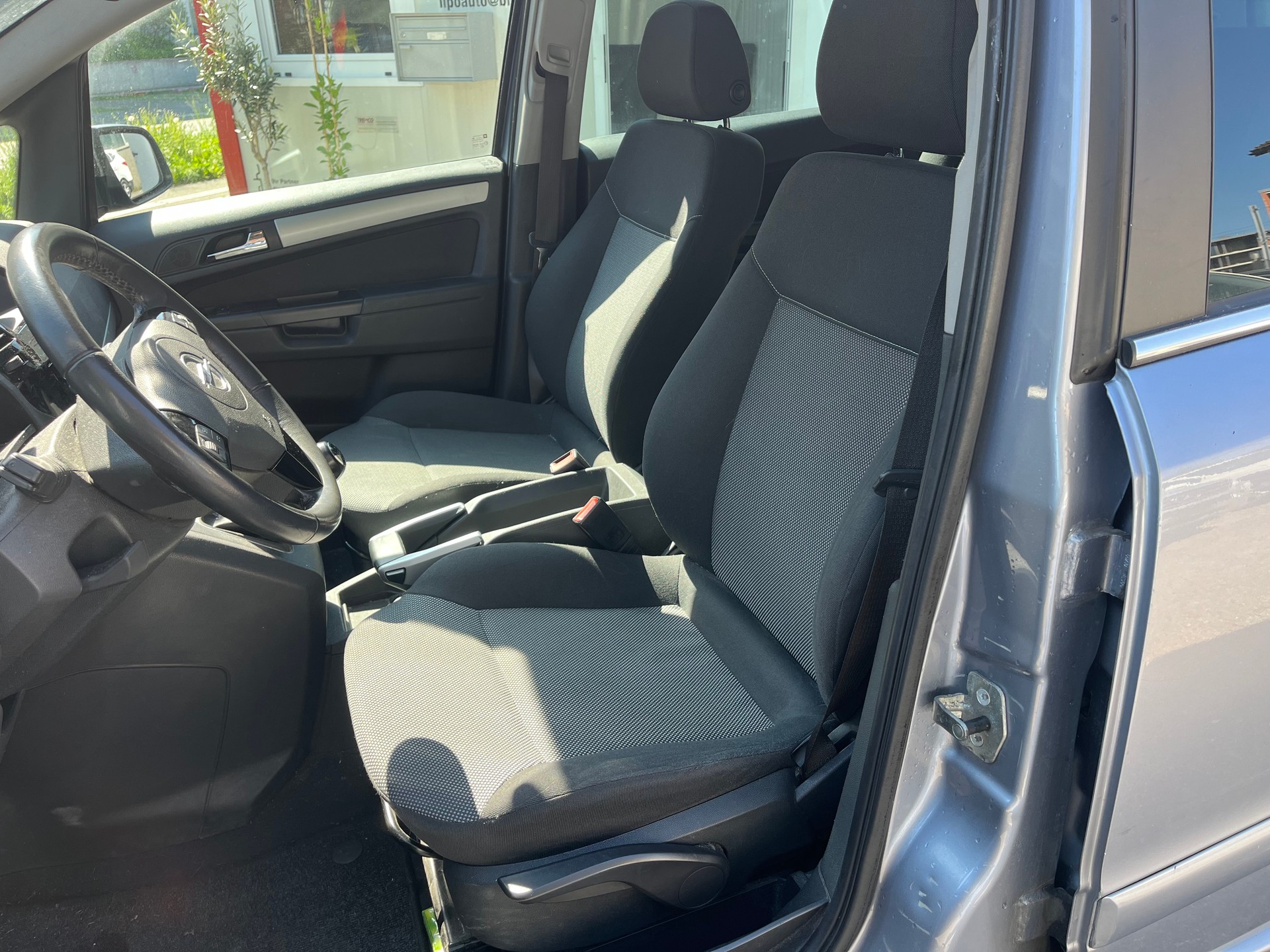 OPEL Zafira 1.8i 16V Sport-image-10