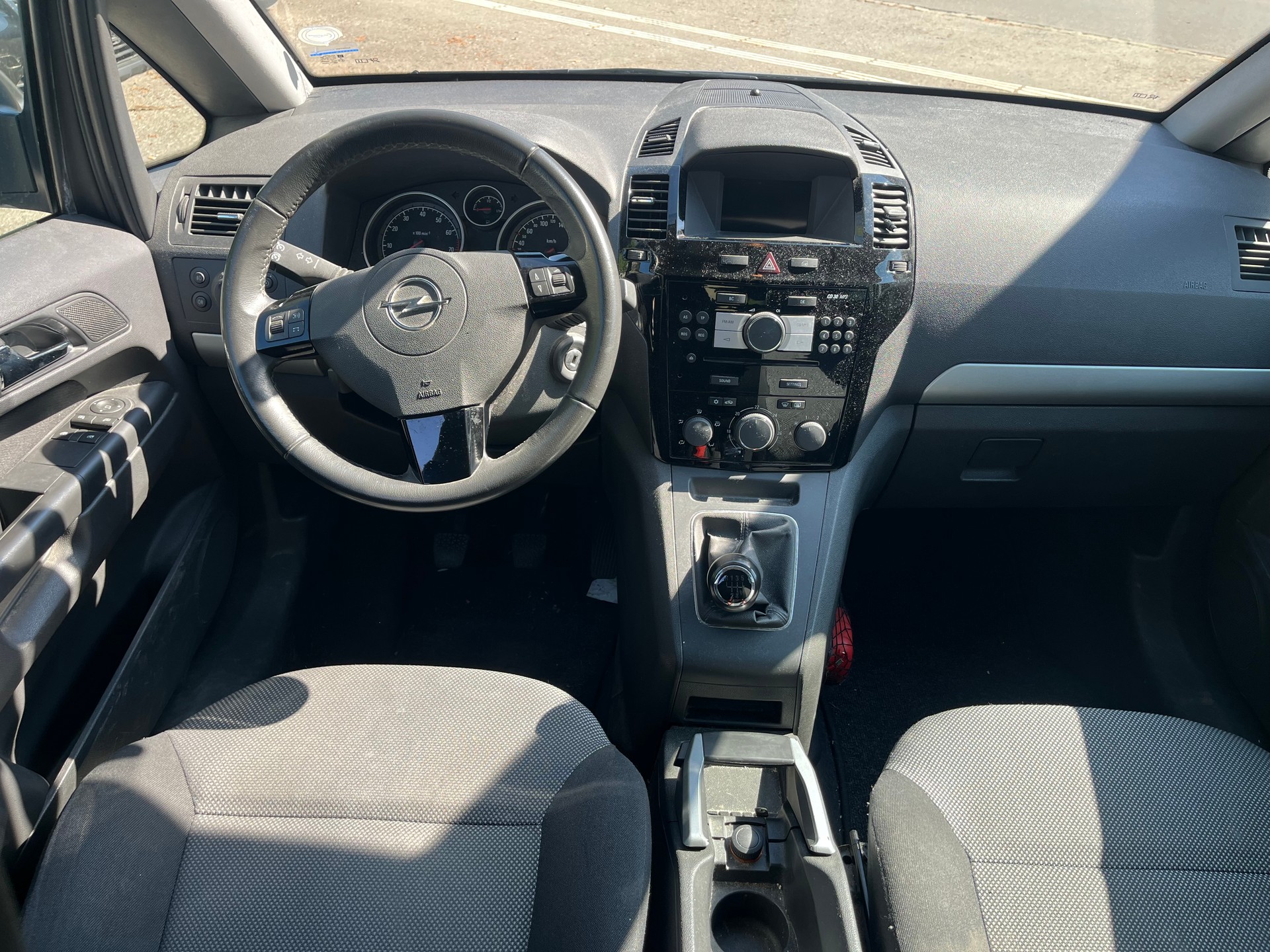 OPEL Zafira 1.8i 16V Sport-image-8