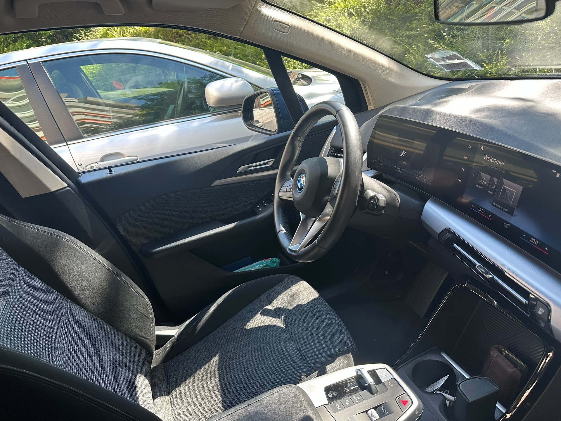BMW 225e xDrive Active Tourer-image-12