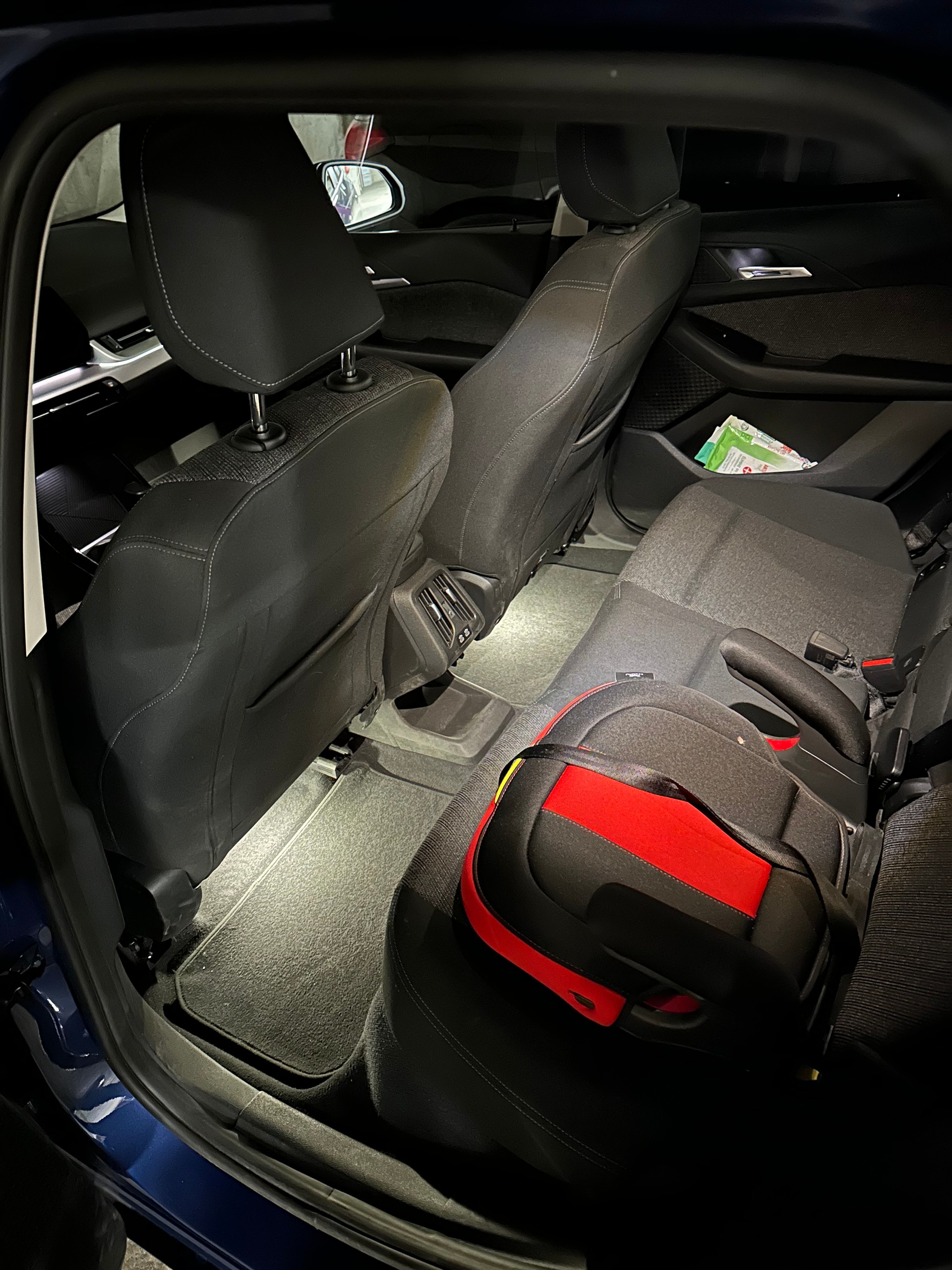 BMW 225e xDrive Active Tourer-image-15