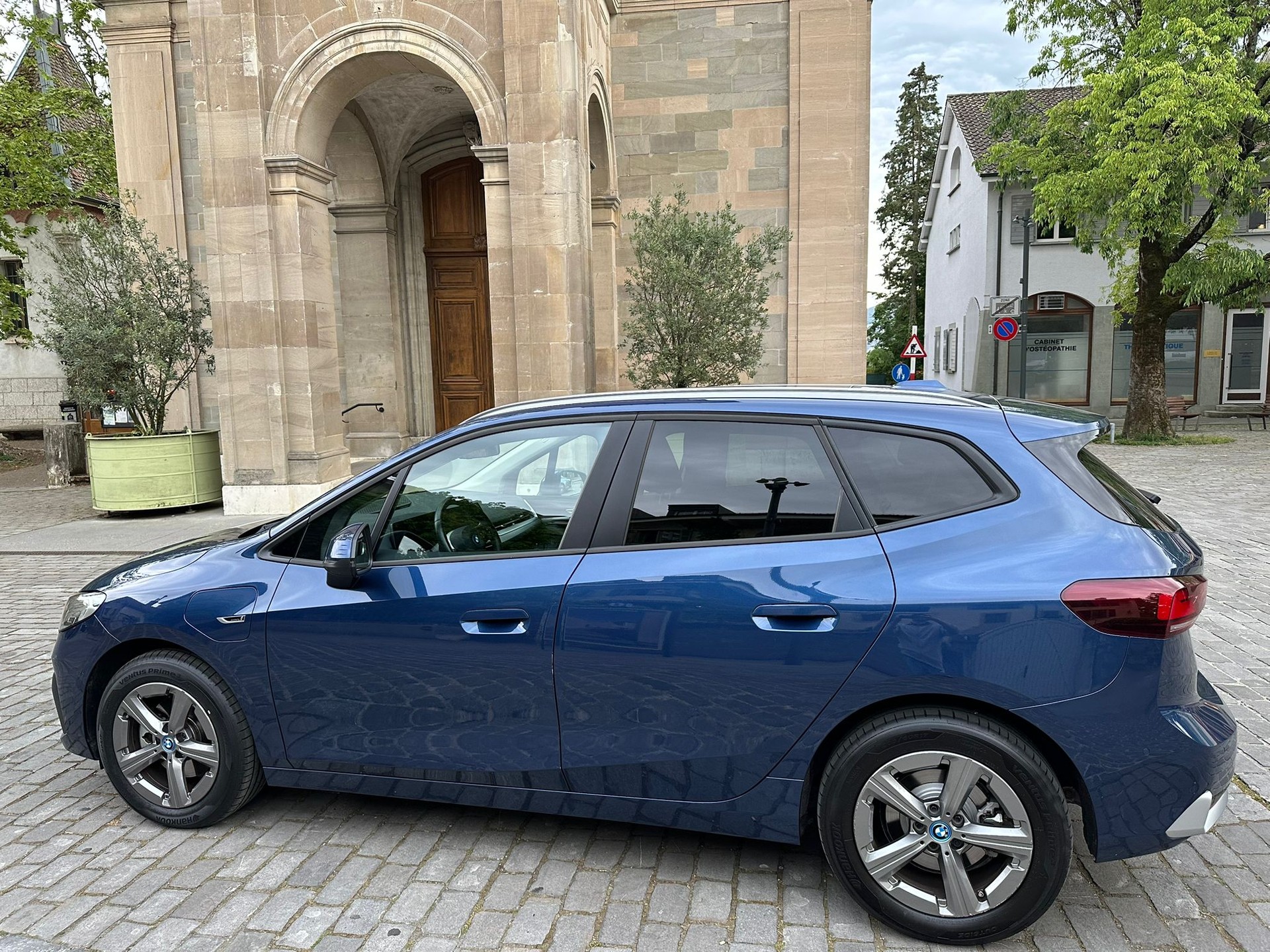 BMW 225e xDrive Active Tourer