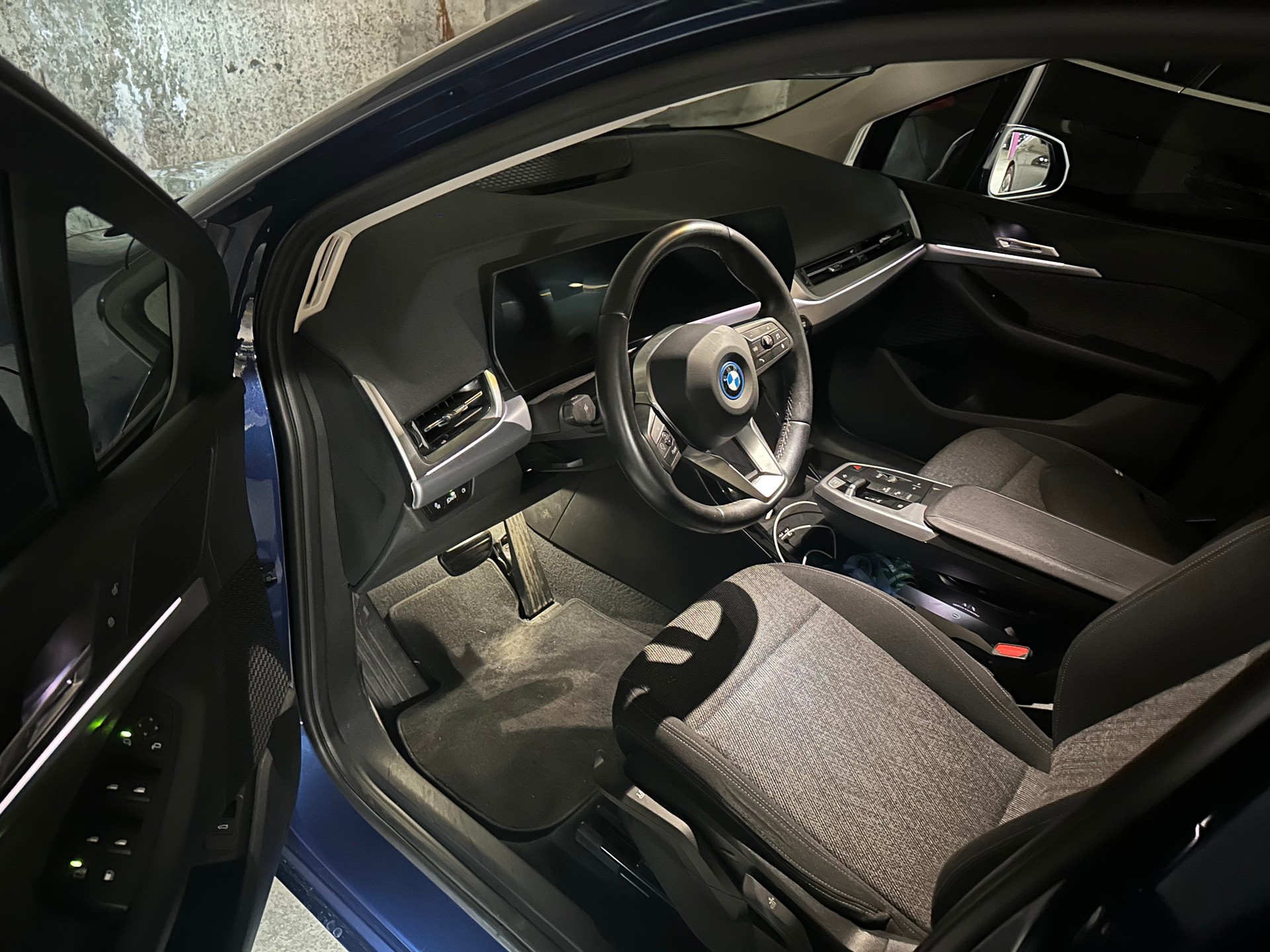 BMW 225e xDrive Active Tourer-image-11