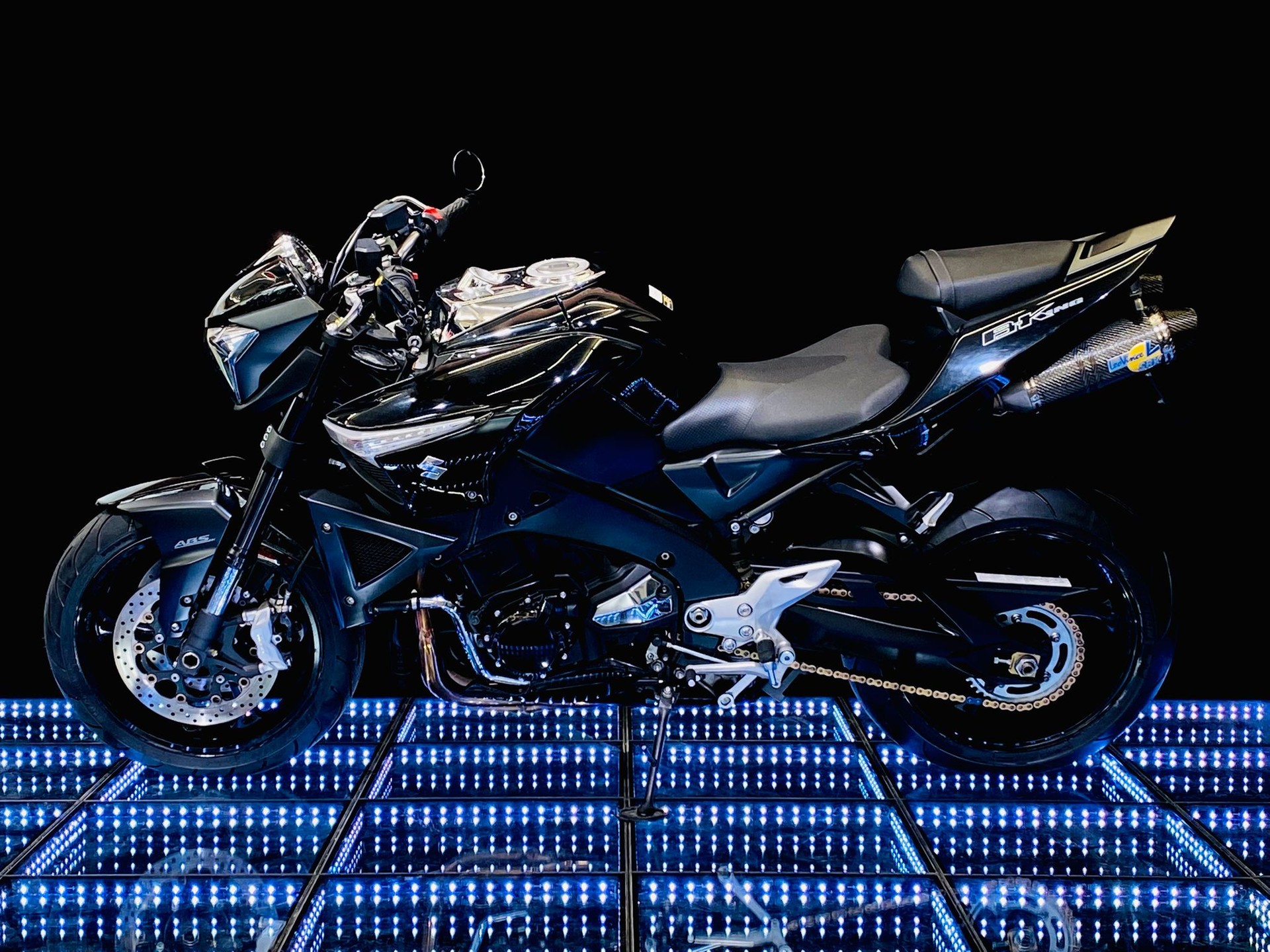 SUZUKI GSX 1300 B-King-image-3