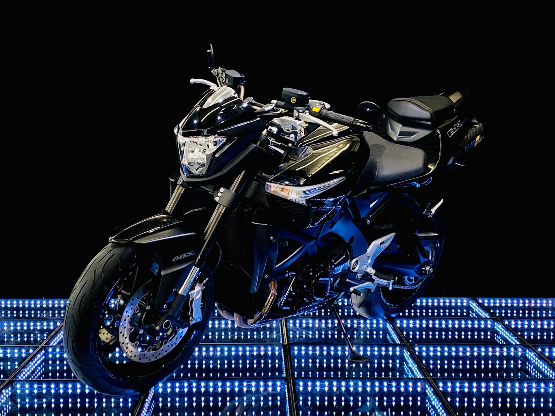 SUZUKI GSX 1300 B-King-image-1