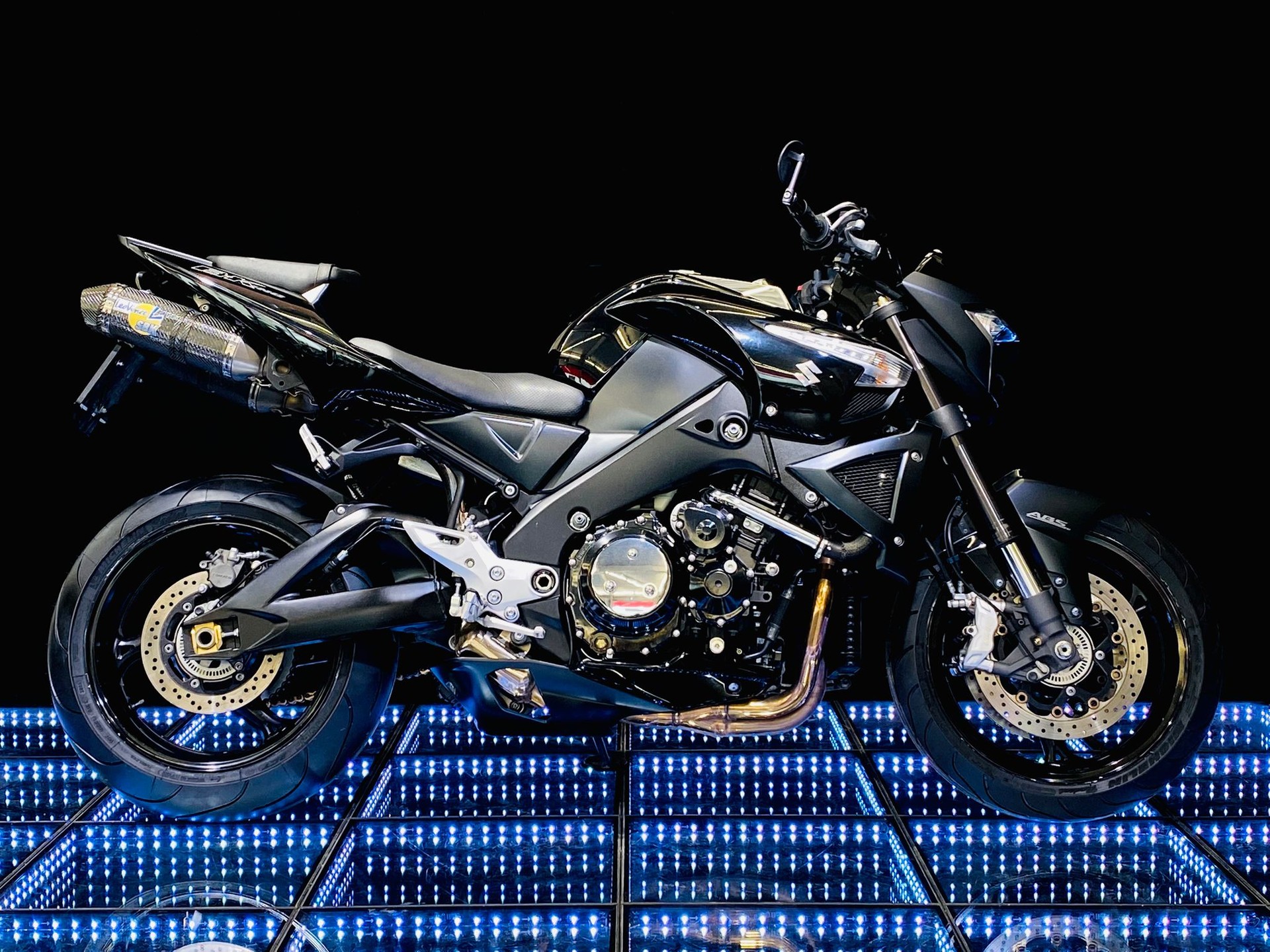 SUZUKI GSX 1300 B-King-image-2