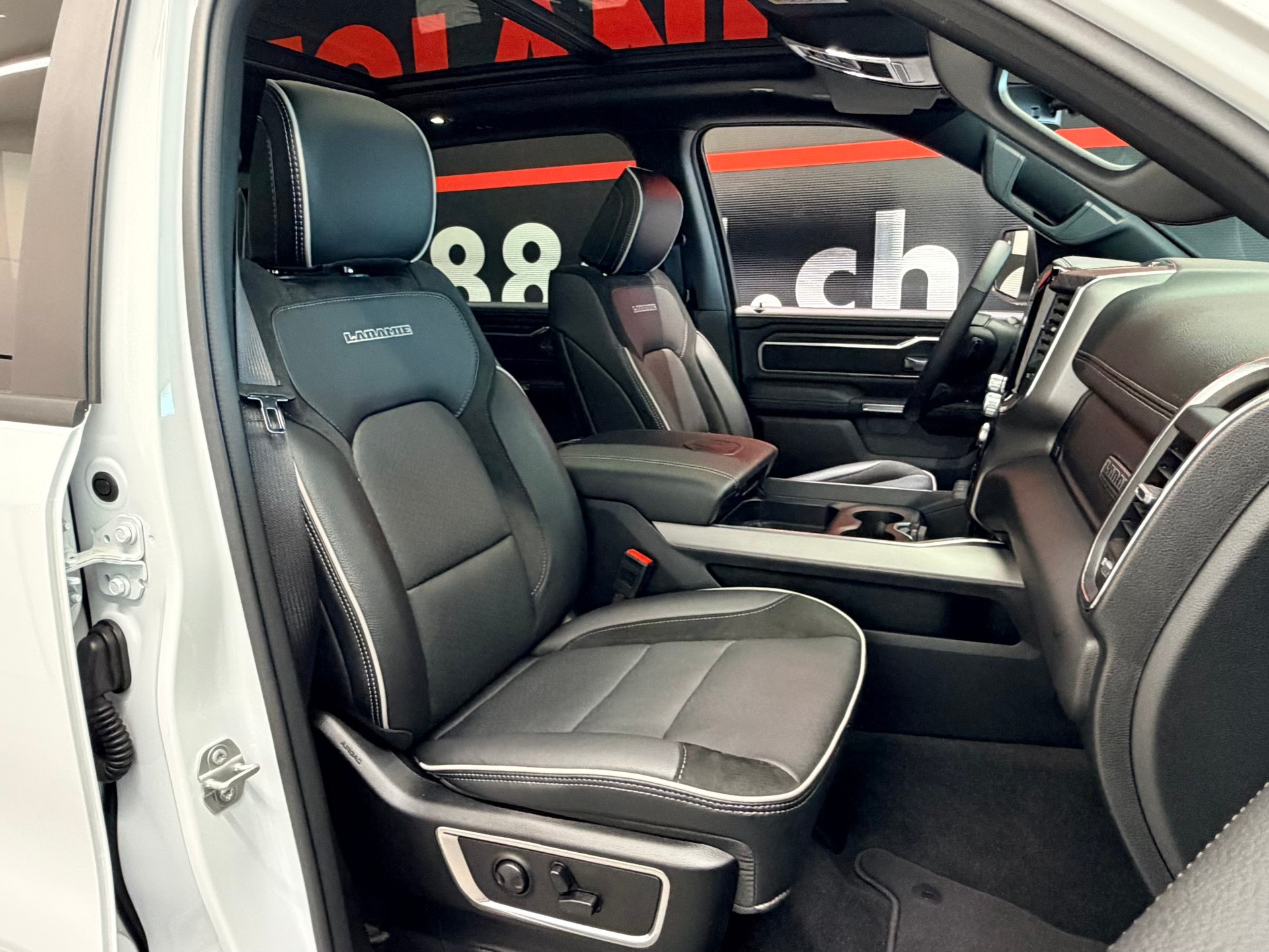 DODGE Laramie 3.0 Twin Turbo 4x4 420PS + LPG-image-22