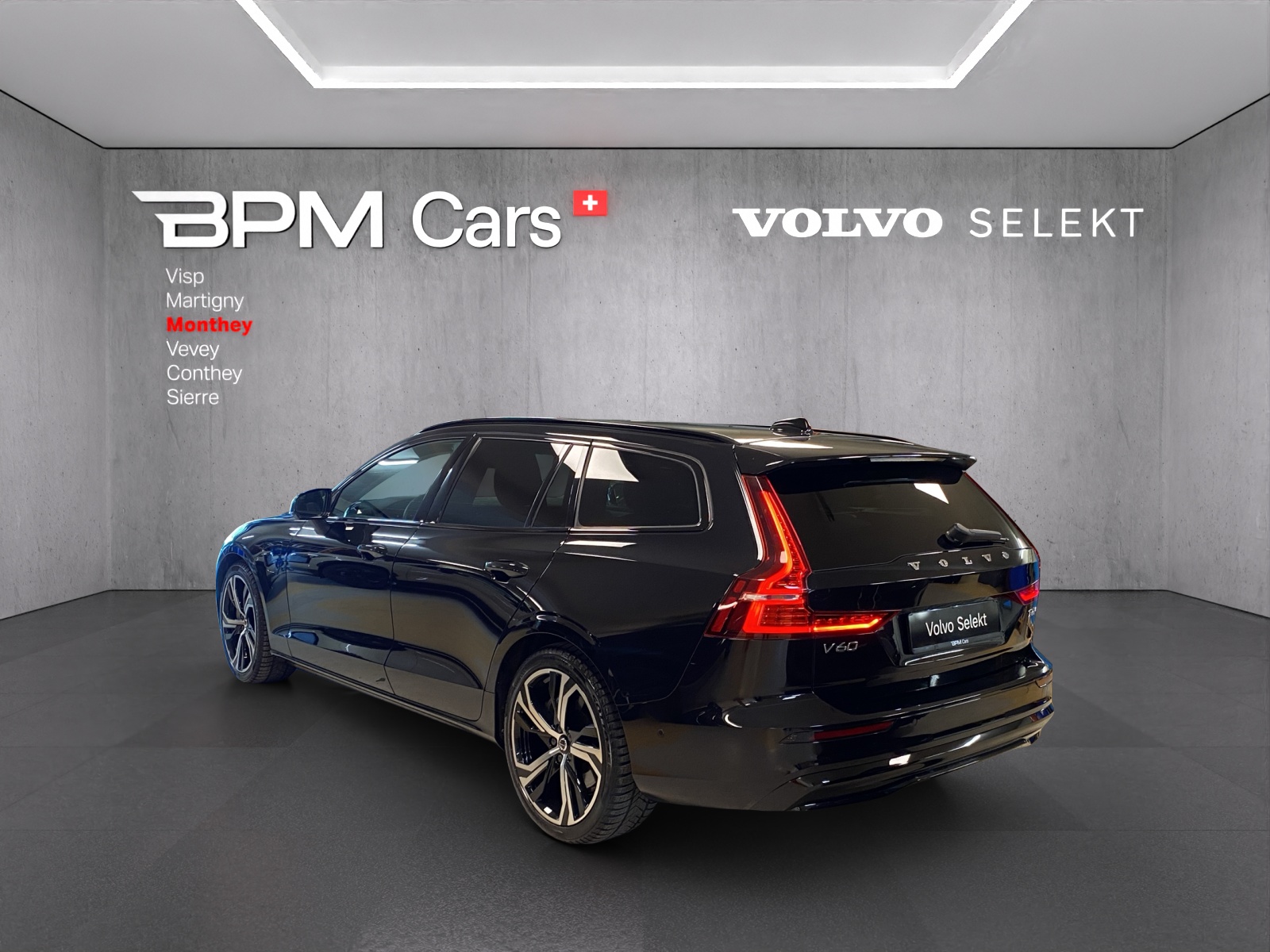 VOLVO V60 T6 eAWD Plug in Hybrid Plus Dark Geartronic-showroom-element-3