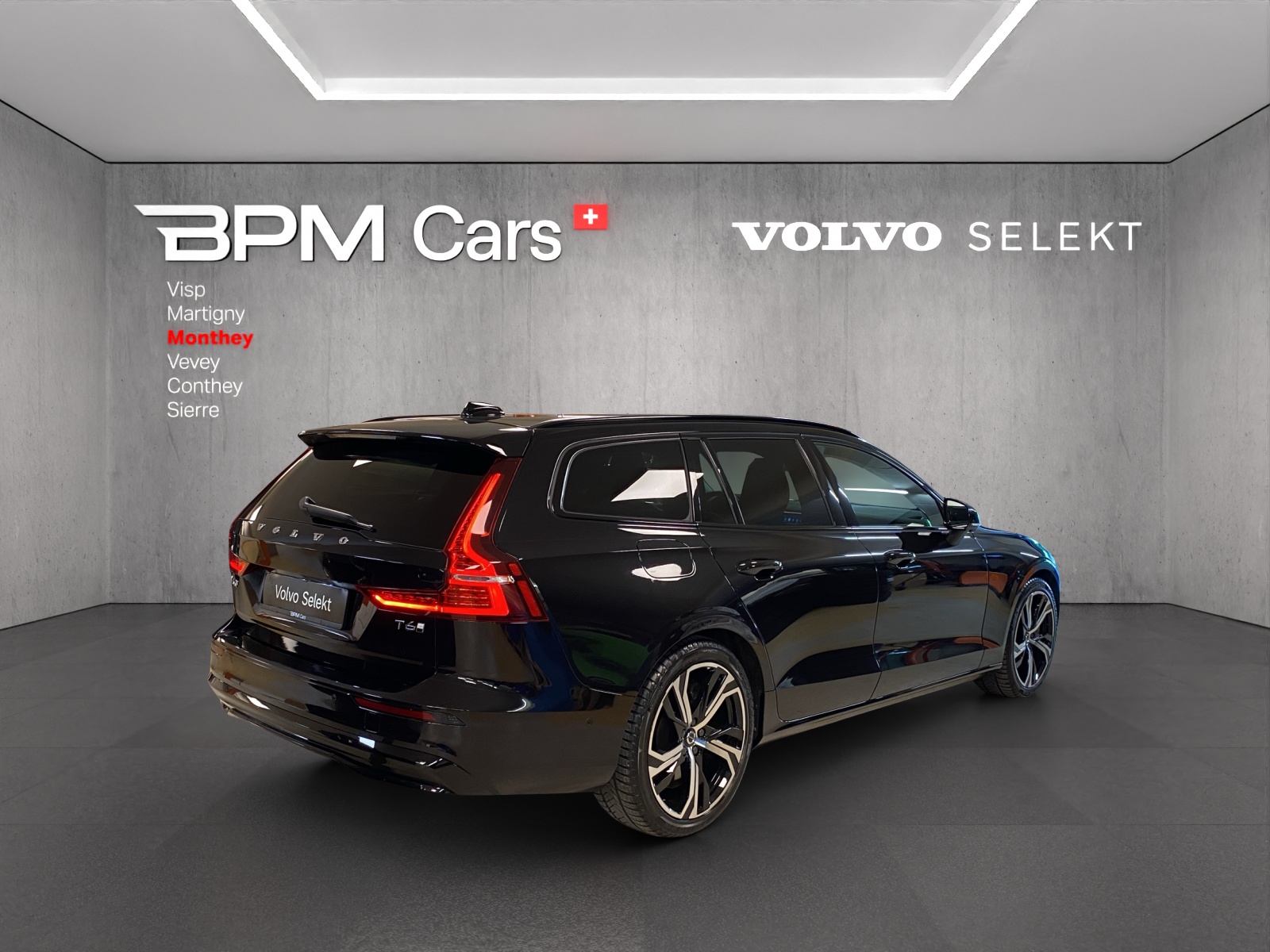 VOLVO V60 T6 eAWD Plug in Hybrid Plus Dark Geartronic-image-5
