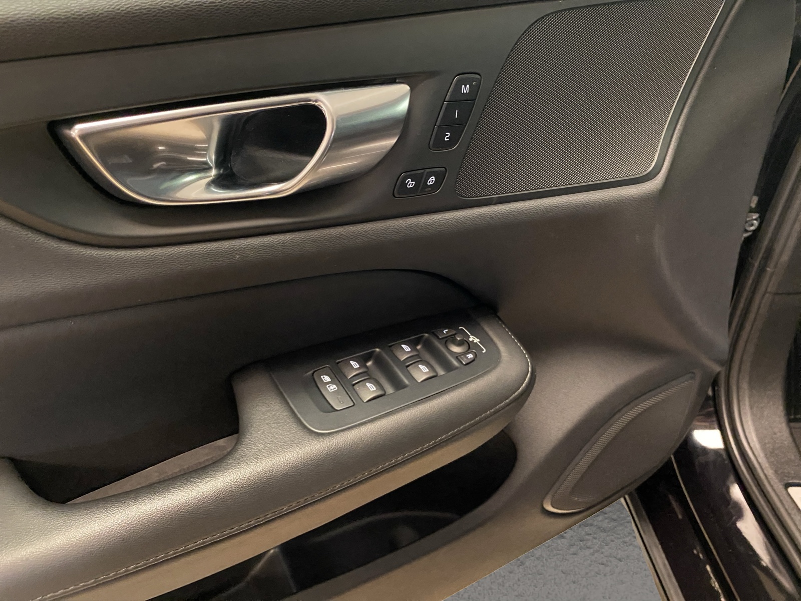 VOLVO V60 T6 eAWD Plug in Hybrid Plus Dark Geartronic-image-10