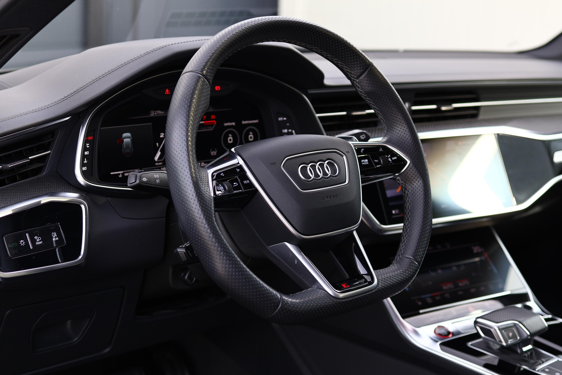 AUDI RS6 Avant 4.0 V8 TFSI quattro T-Tronic * RS DYNAMIKPAKET * SPORTABGASANLAGE * PANORAMADACH *-image-15