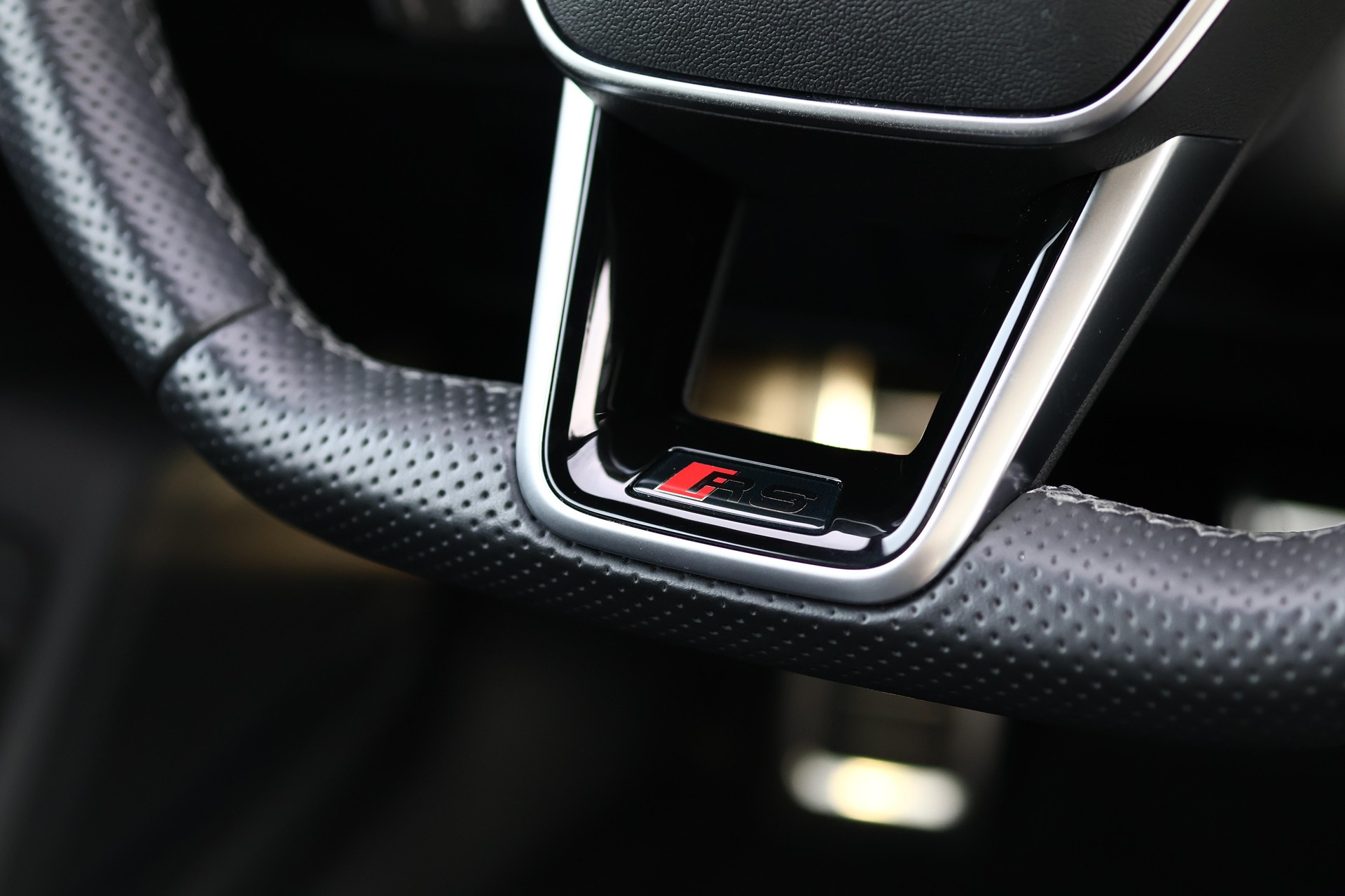 AUDI RS6 Avant 4.0 V8 TFSI quattro T-Tronic * RS DYNAMIKPAKET * SPORTABGASANLAGE * PANORAMADACH *-image-19