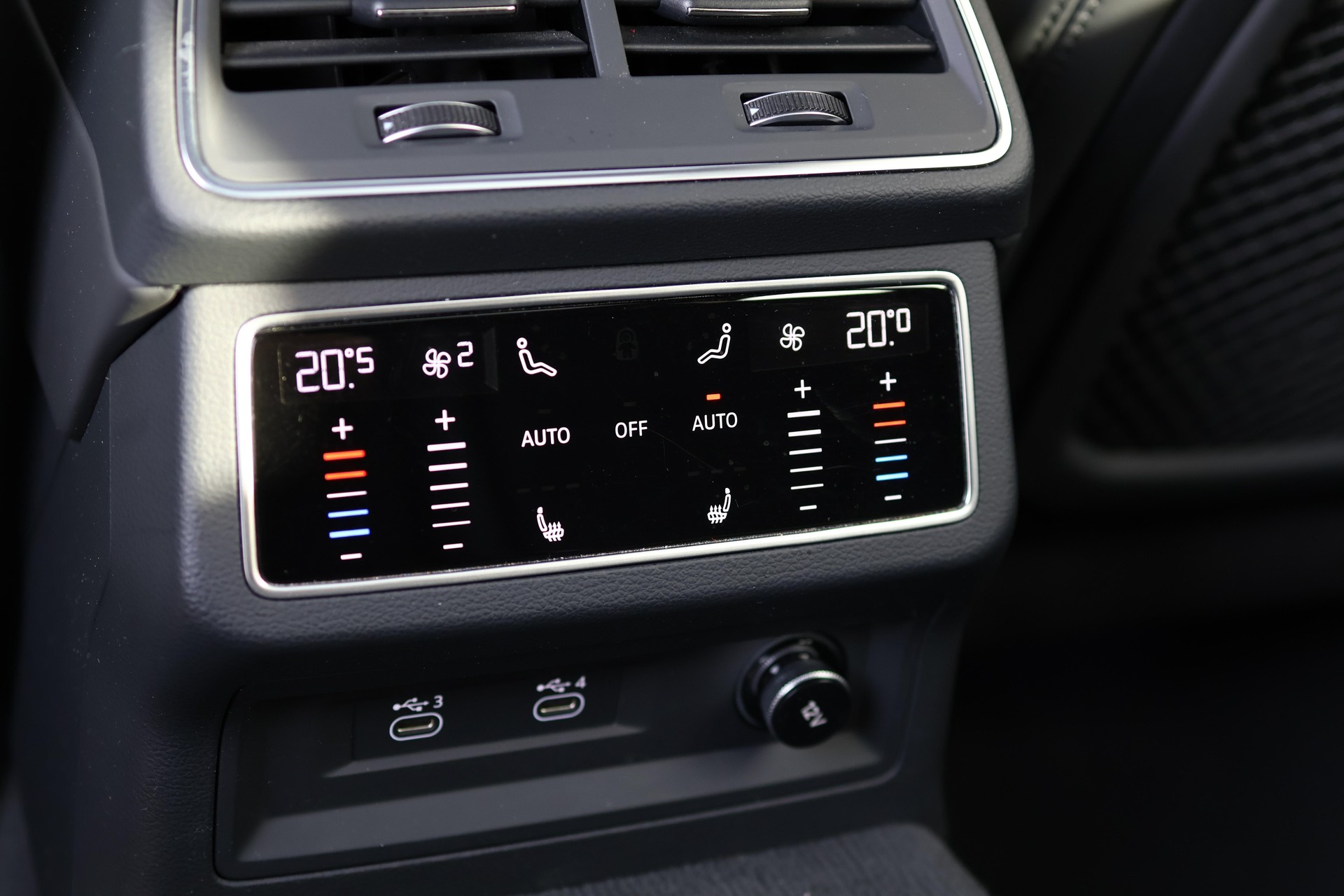 AUDI RS6 Avant 4.0 V8 TFSI quattro T-Tronic * RS DYNAMIKPAKET * SPORTABGASANLAGE * PANORAMADACH *-image-29