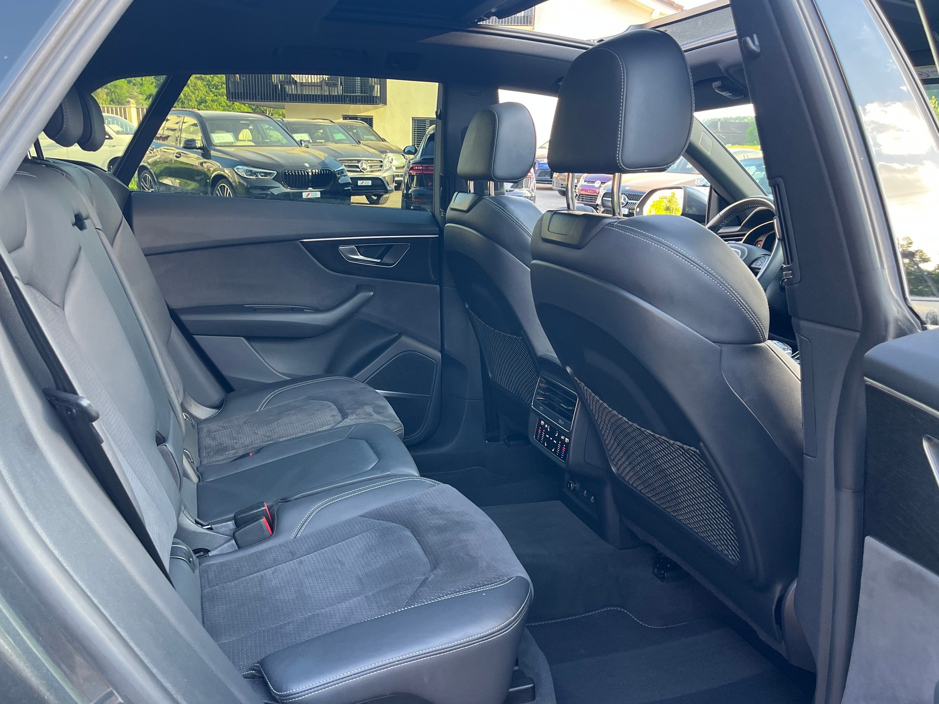 AUDI Q8 50 TDI quattro tiptronic-image-12