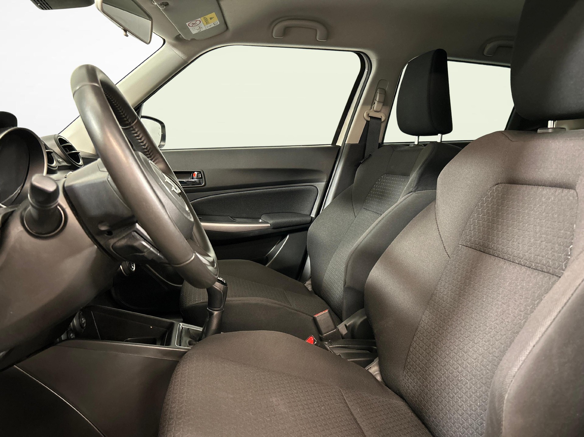 SUZUKI Swift 1.2 Compact Top Hybrid 4x4-showroom-element-2