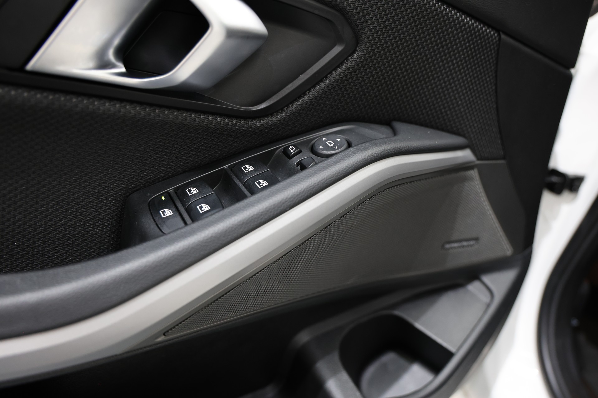 BMW 320i xDrive Steptronic G20 LCi Facelift-image-4