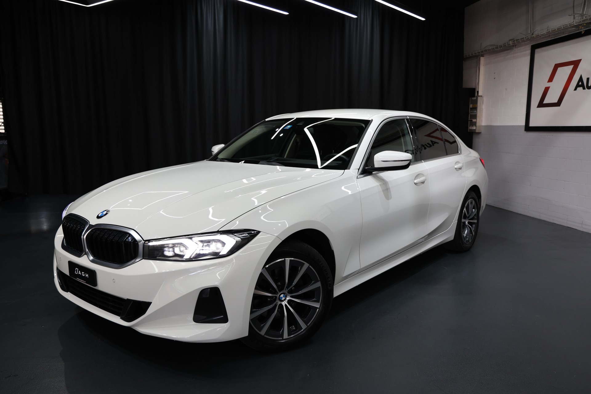 BMW 320i xDrive Steptronic G20 LCi Facelift-image-11