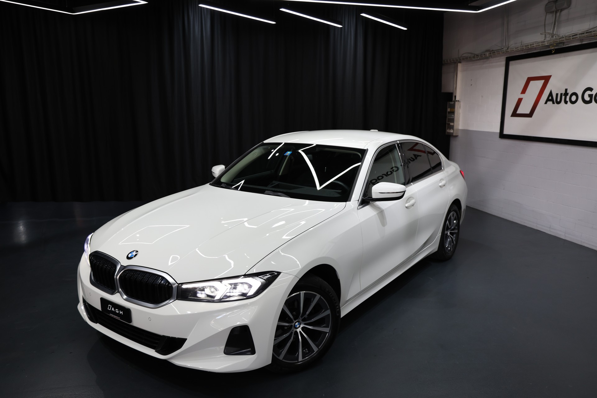 BMW 320i xDrive Steptronic G20 LCi Facelift-showroom-element-1