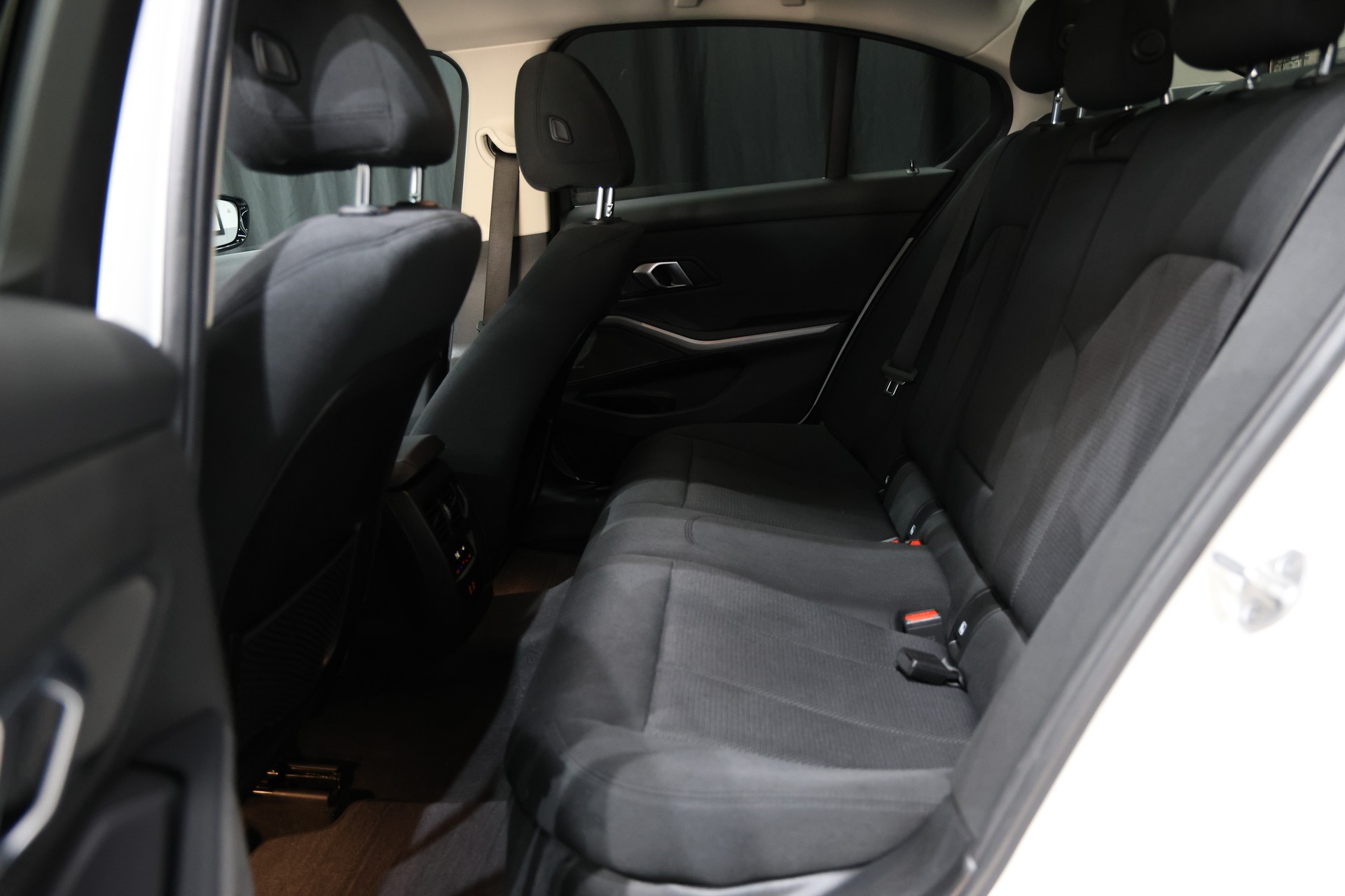 BMW 320i xDrive Steptronic G20 LCi Facelift-image-12
