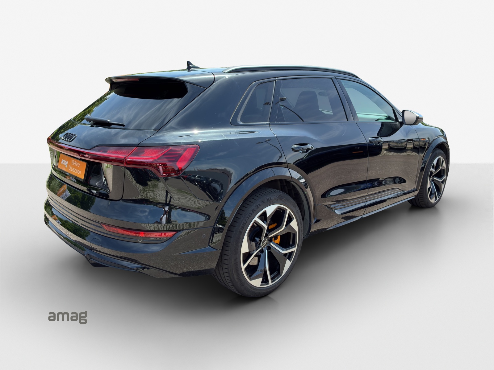 AUDI e-tron S quattro-image-4