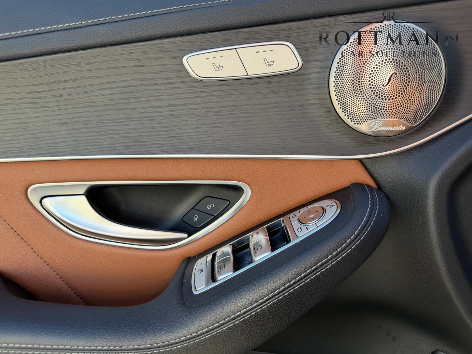 MERCEDES-BENZ GLC 300 d AMG Line 4Matic 9G-Tronic-image-9