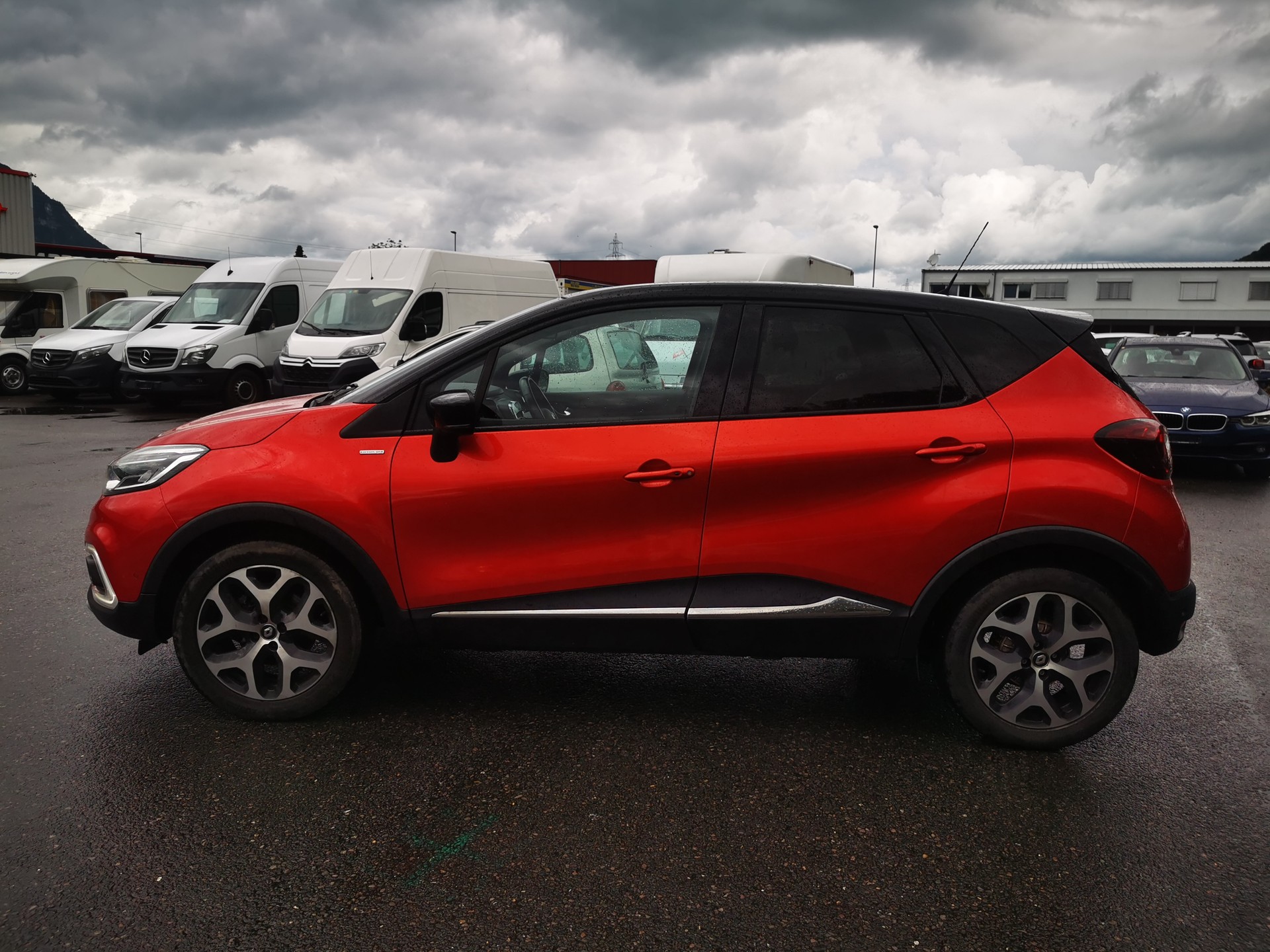 RENAULT Captur 1.2 T 16V Intens-image-3