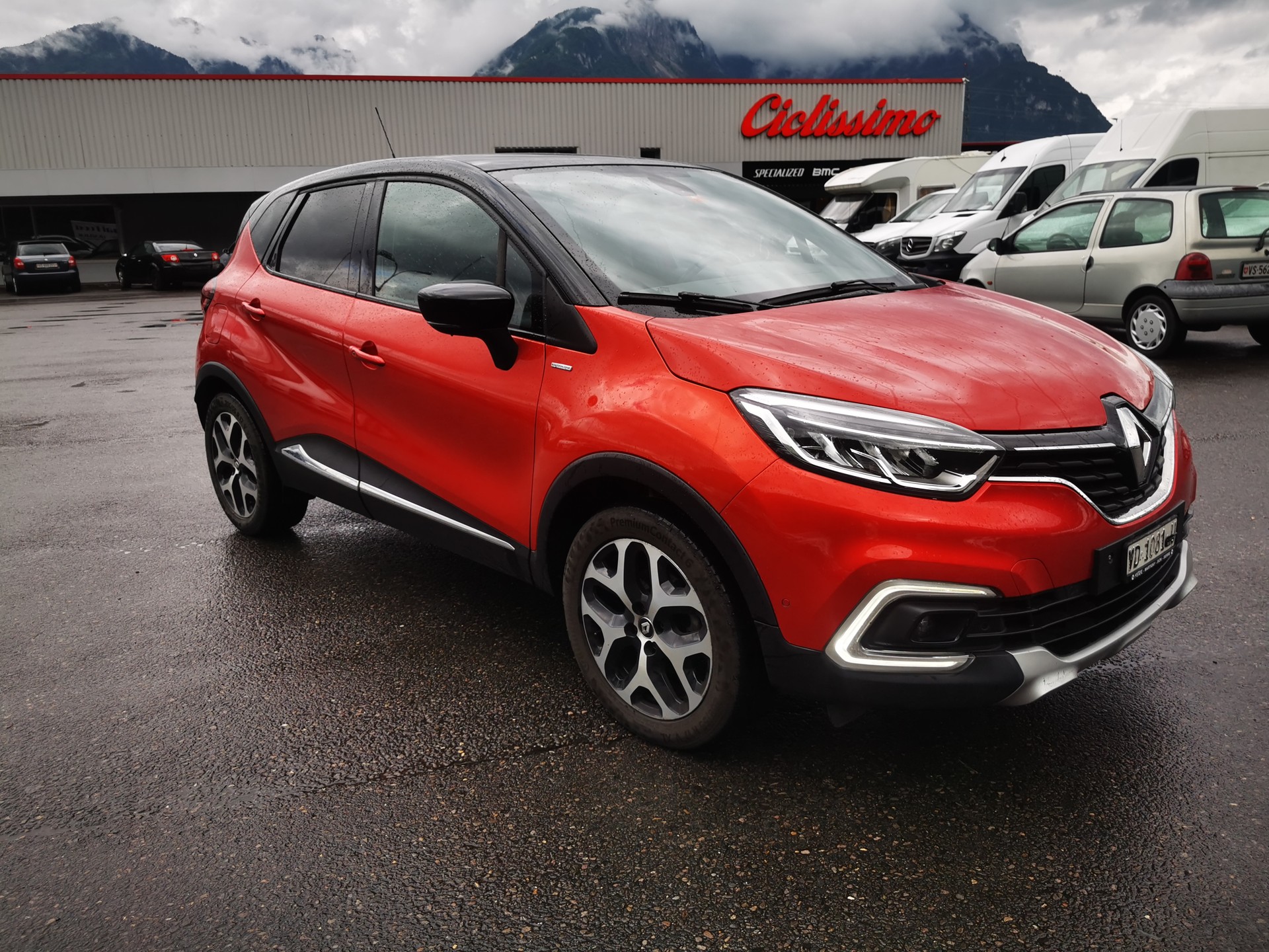 RENAULT Captur 1.2 T 16V Intens-image-1