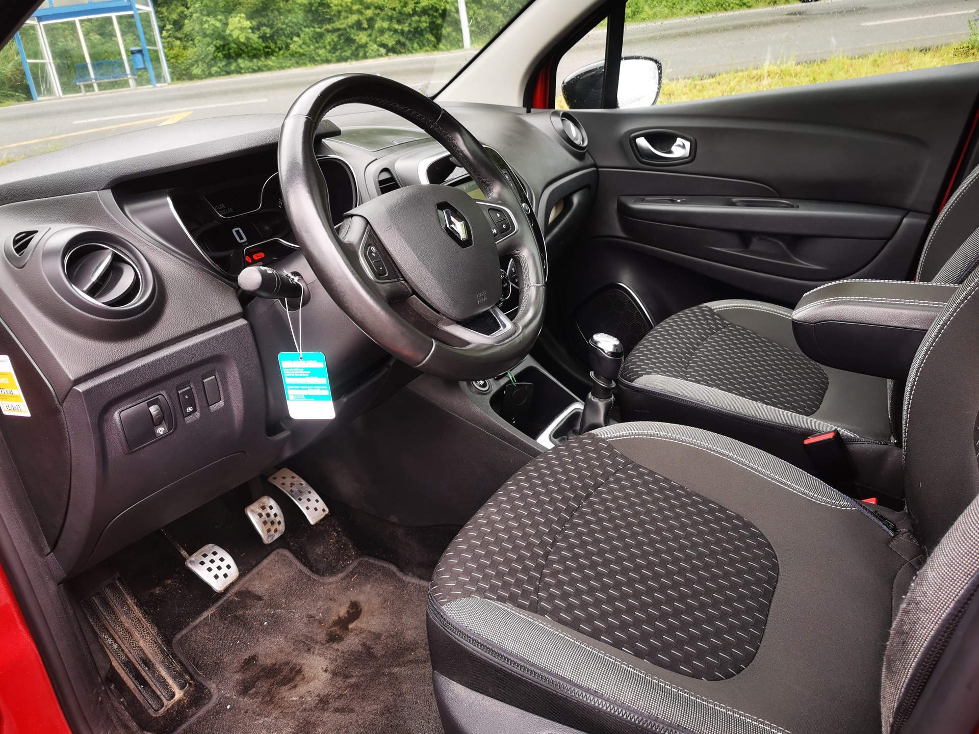 RENAULT Captur 1.2 T 16V Intens-image-9