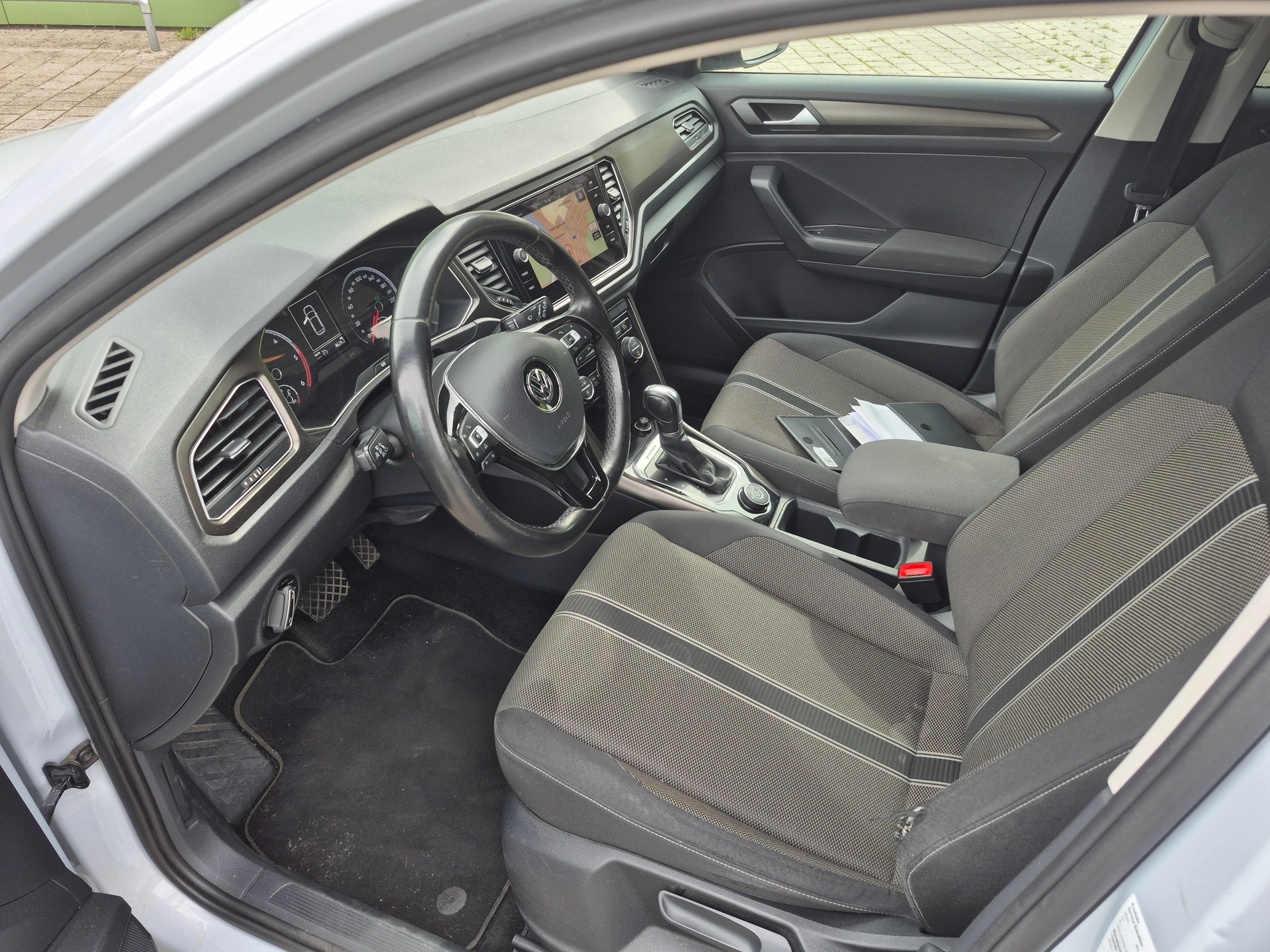 VW T-Roc 2.0 TDI SCR Advance DSG 4Motion-image-9