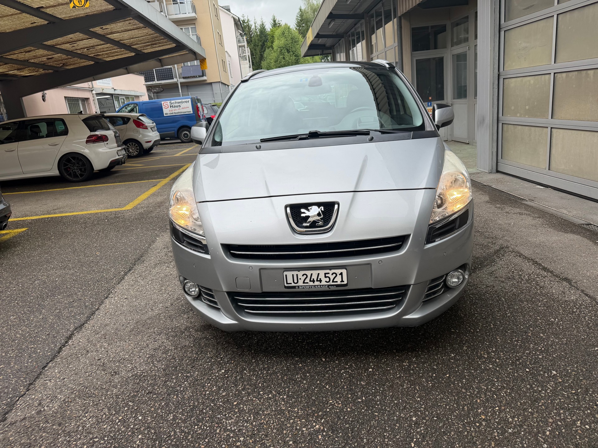 PEUGEOT 5008 1.6 16V T Sport Pack Automatic