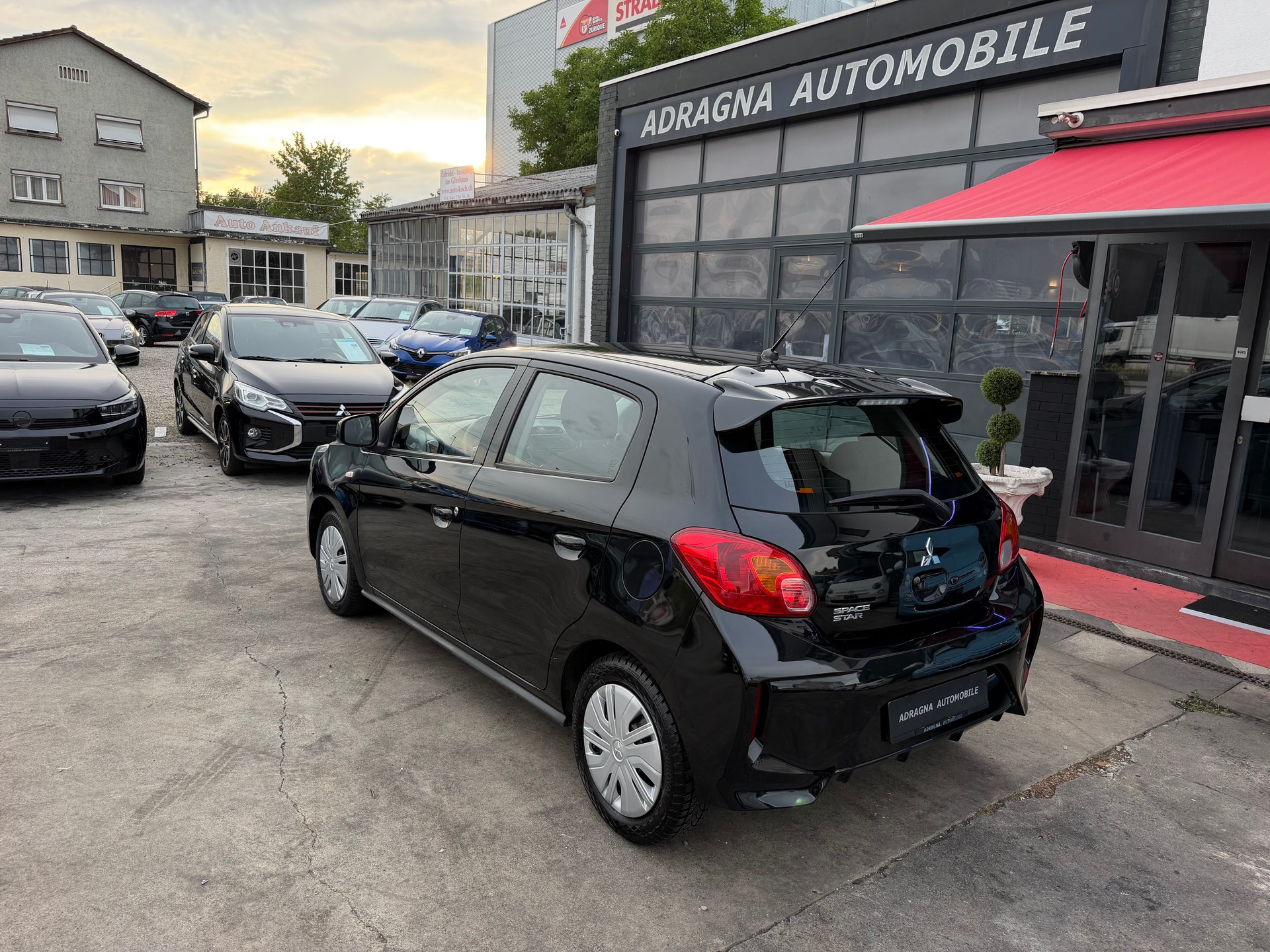 MITSUBISHI Space Star 1.0 Pure-showroom-element-3