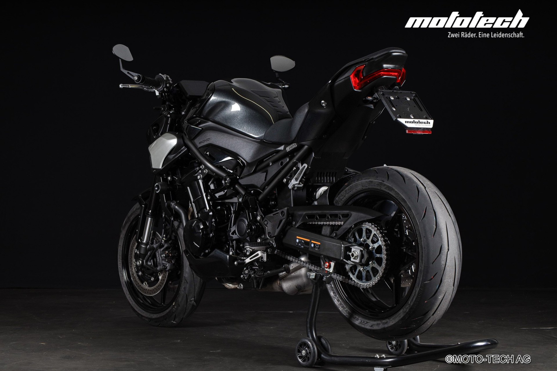 KAWASAKI Z 900 (35kW)-showroom-element-3