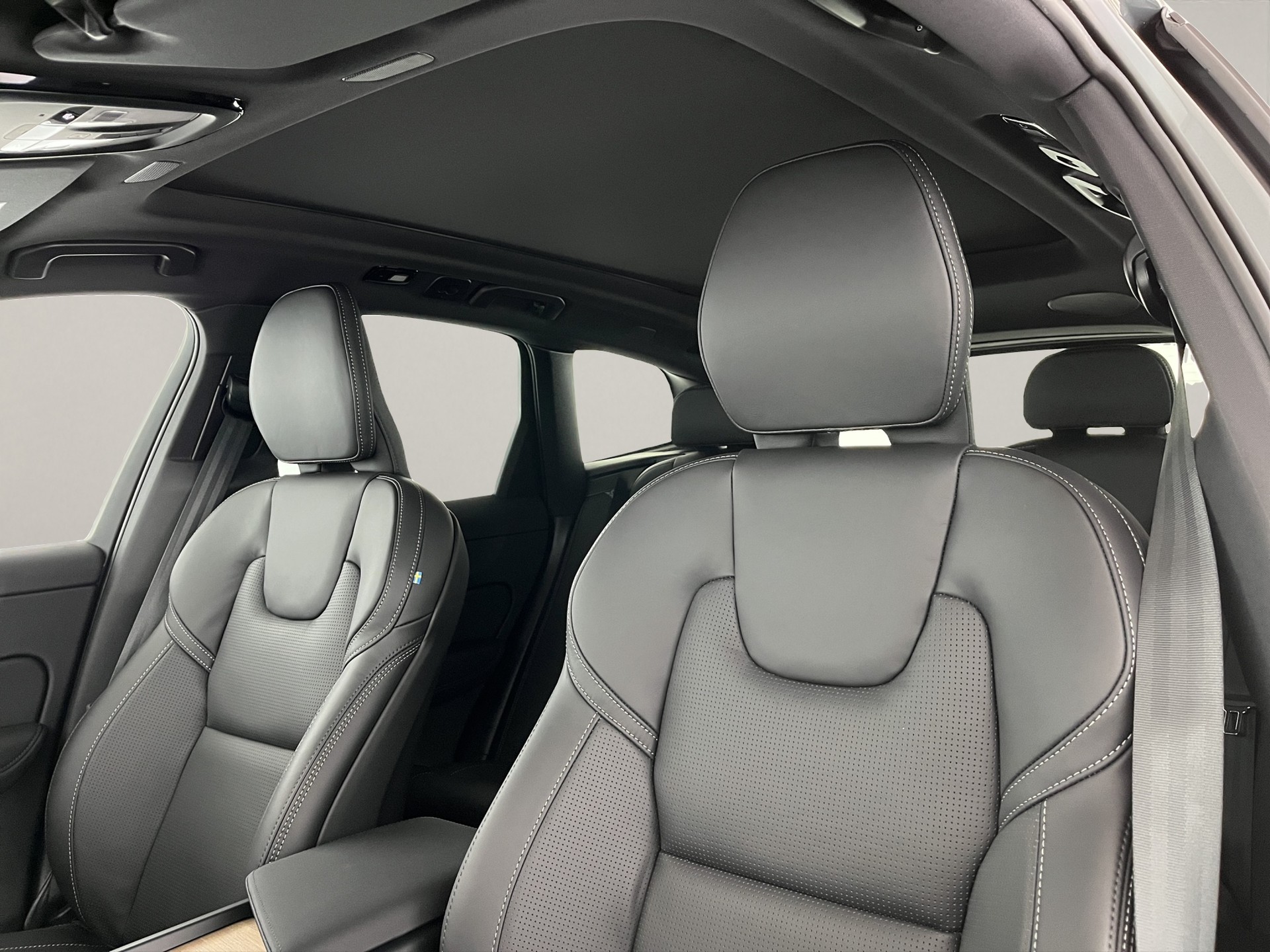 VOLVO XC60 2.0 T8 TE Ultra Dark eAWD-image-16
