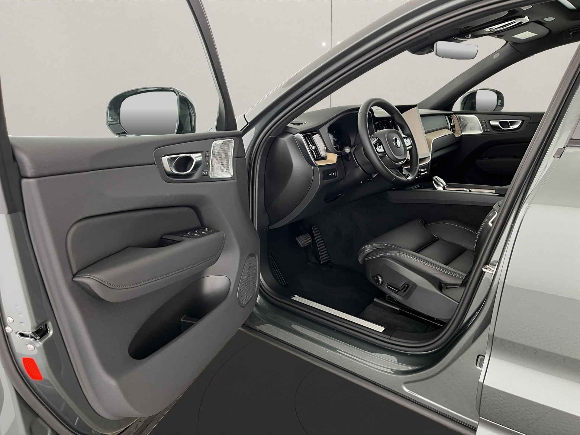 VOLVO XC60 2.0 T8 TE Ultra Dark eAWD-image-7
