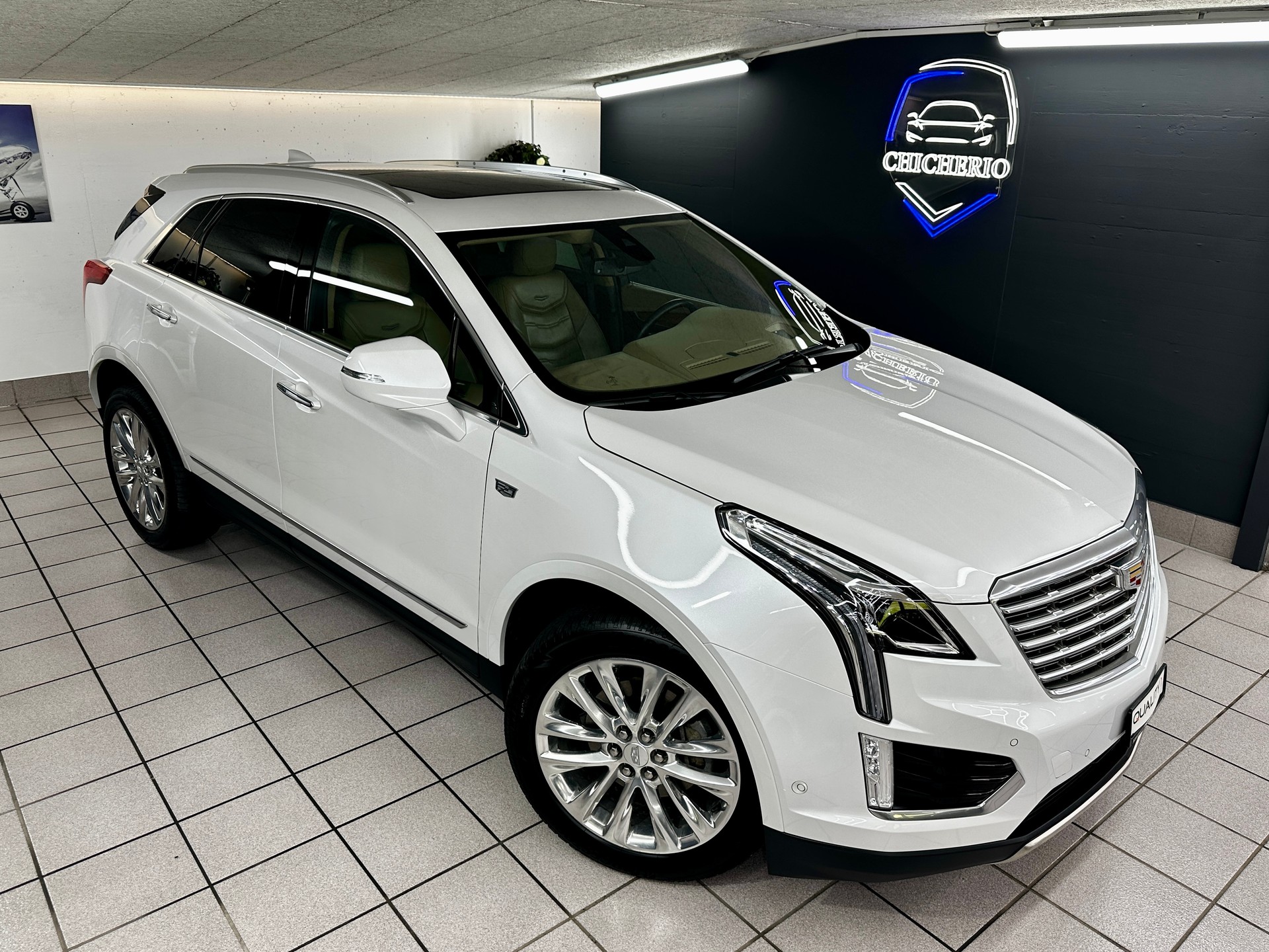CADILLAC XT5 Crossover 3.6 Platinum Automatic-showroom-element-1