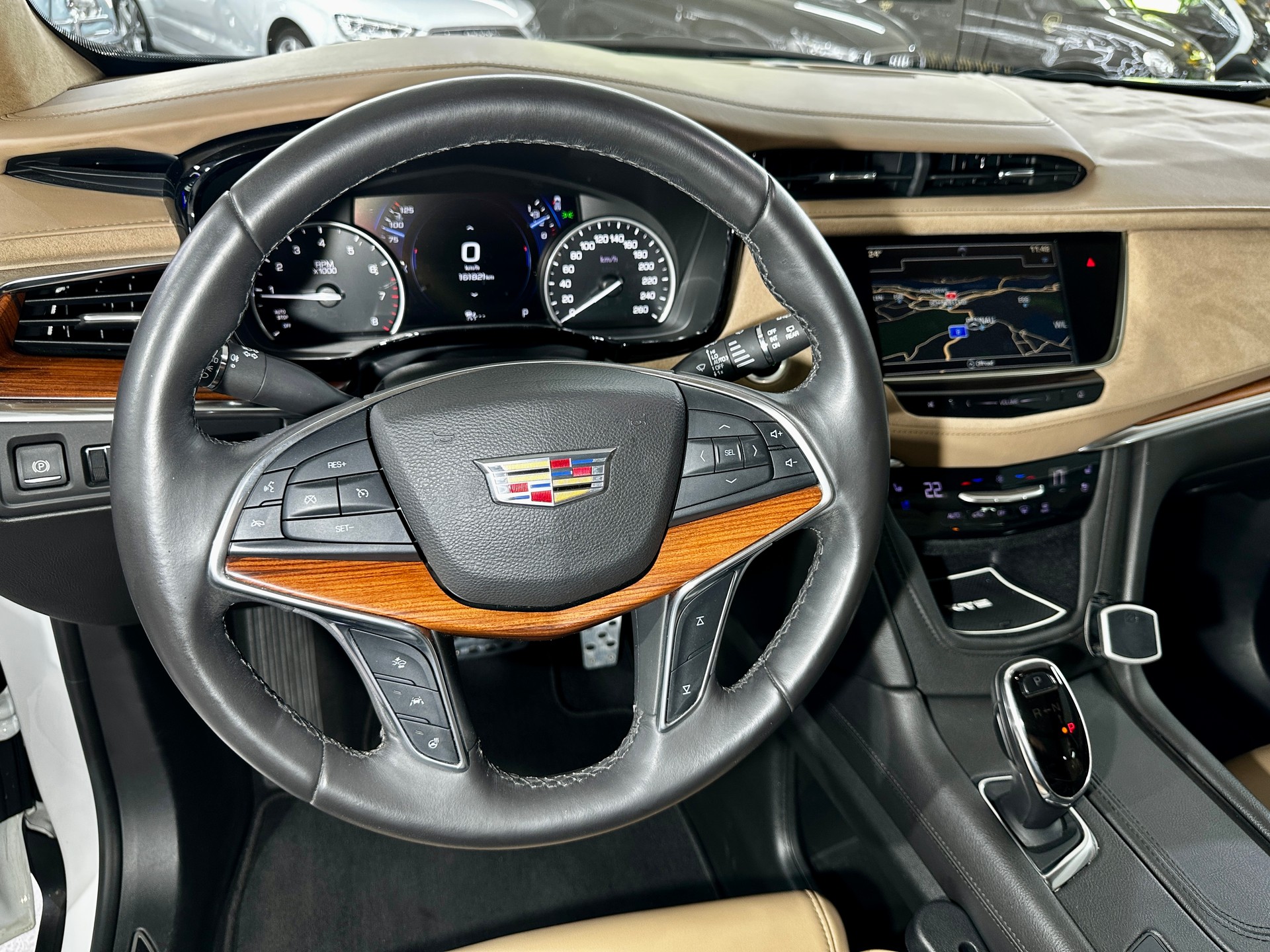 CADILLAC XT5 Crossover 3.6 Platinum Automatic-image-17