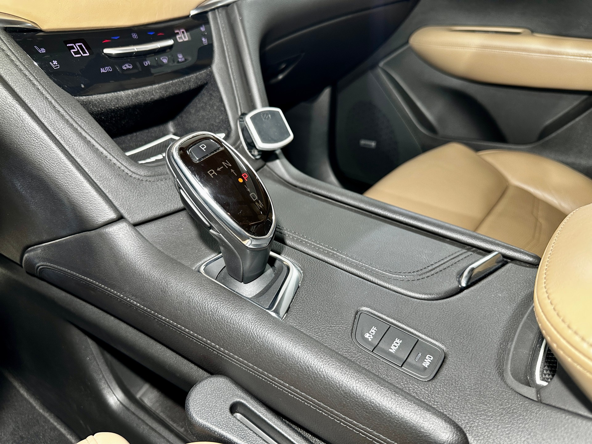 CADILLAC XT5 Crossover 3.6 Platinum Automatic-image-23