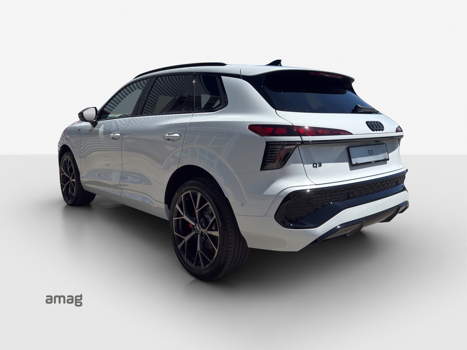 AUDI Q3 SUV e-hybrid 200 kW S tronig-showroom-element-3