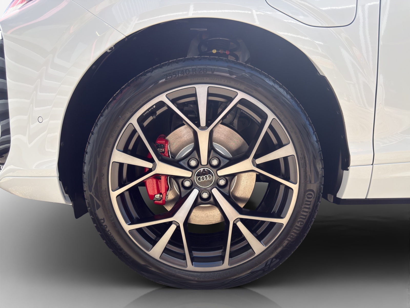 AUDI Q3 SUV e-hybrid 200 kW S tronig-showroom-element-2
