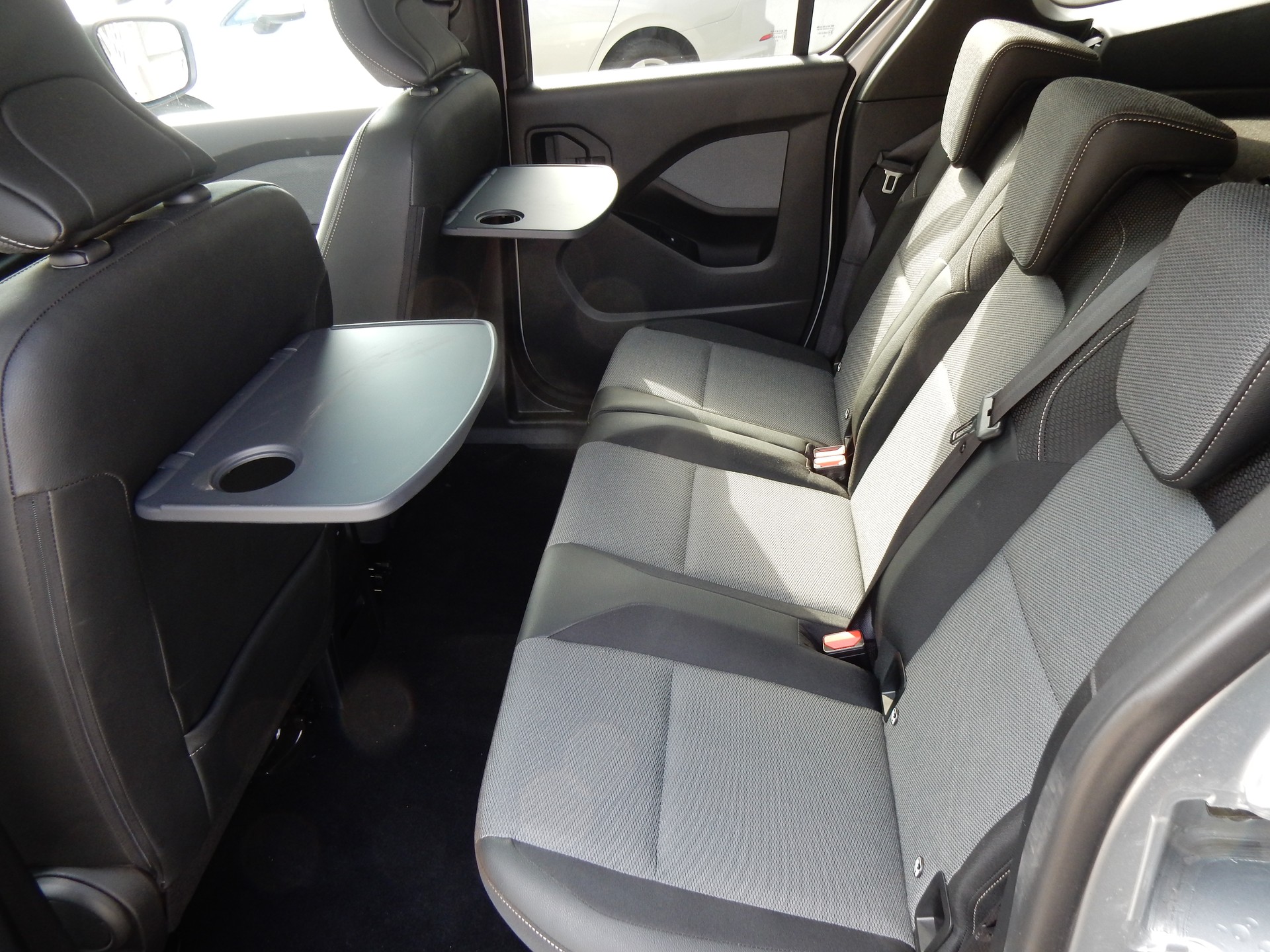 RENAULT Kangoo TCE 130 equilibre EDC-image-5