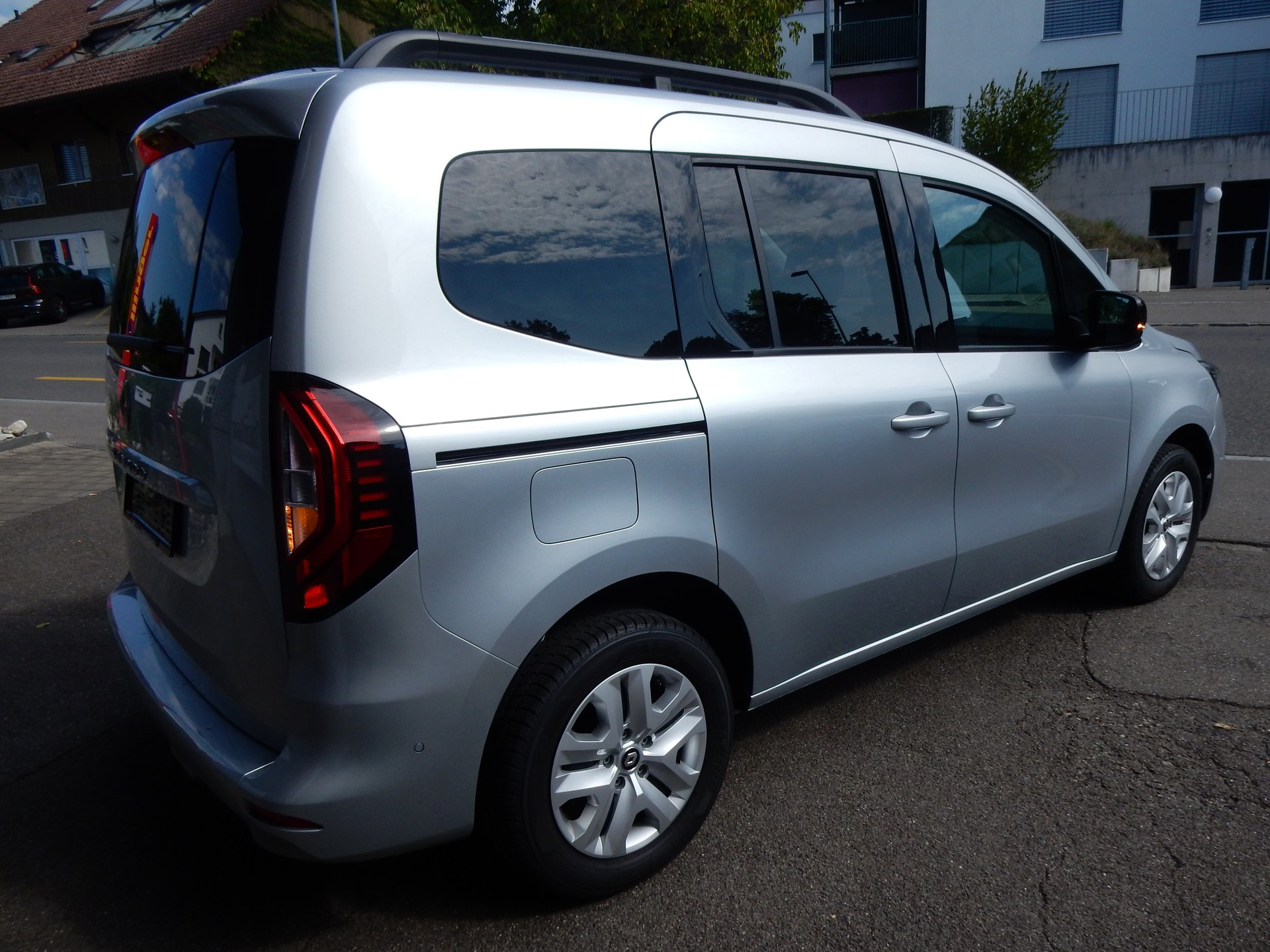 RENAULT Kangoo TCE 130 equilibre EDC-image-3
