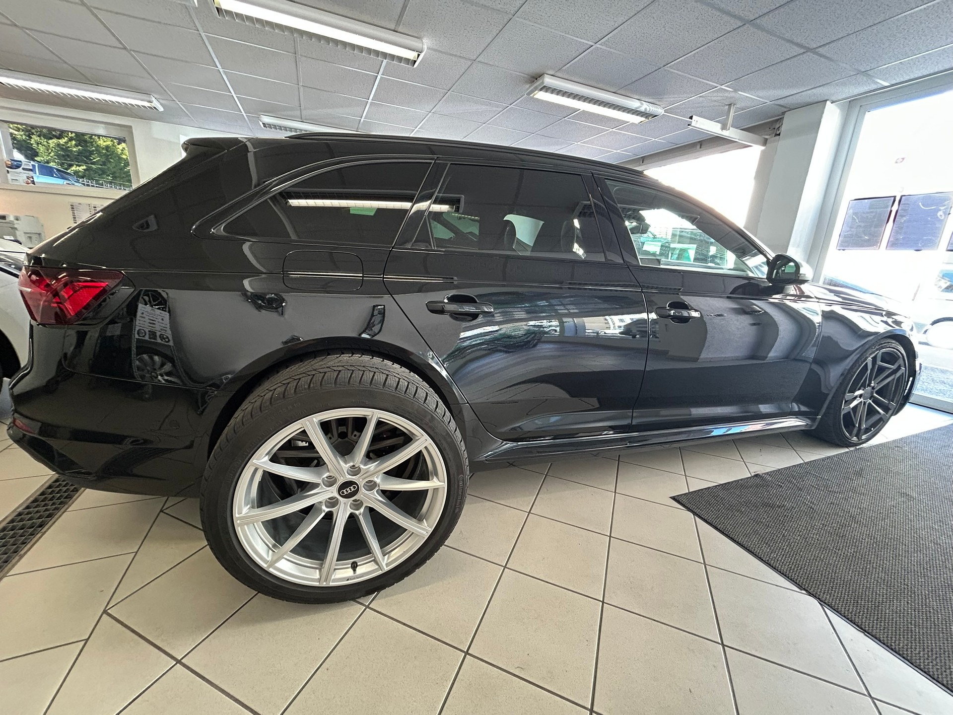 AUDI RS4 Avant 2.9 V6 TFSI quattro T-Tronic-image-15