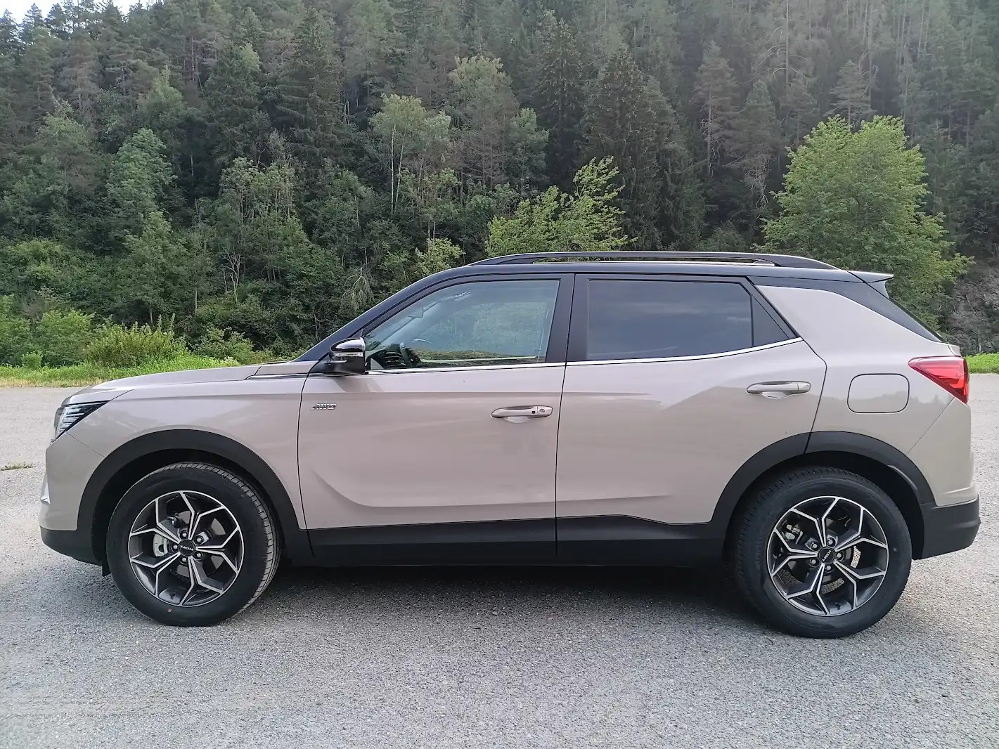 KGM-SsangYong Korando 1.5 T GDI Steel 4WD Automat-showroom-element-3