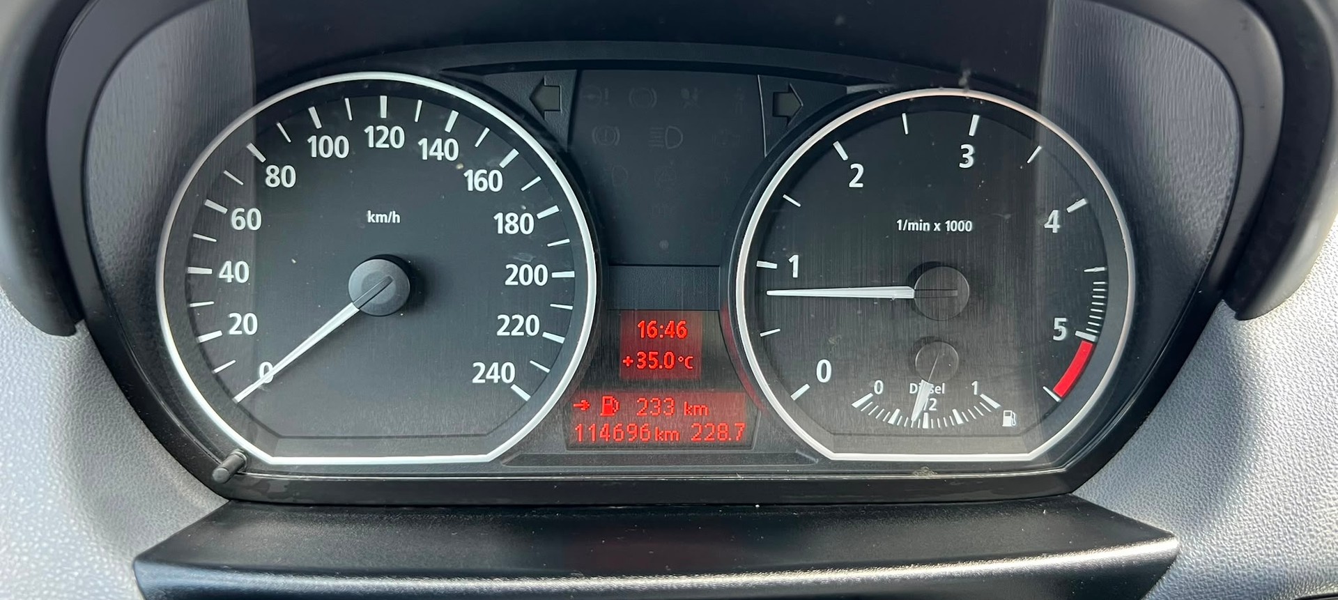 BMW 118d-image-9