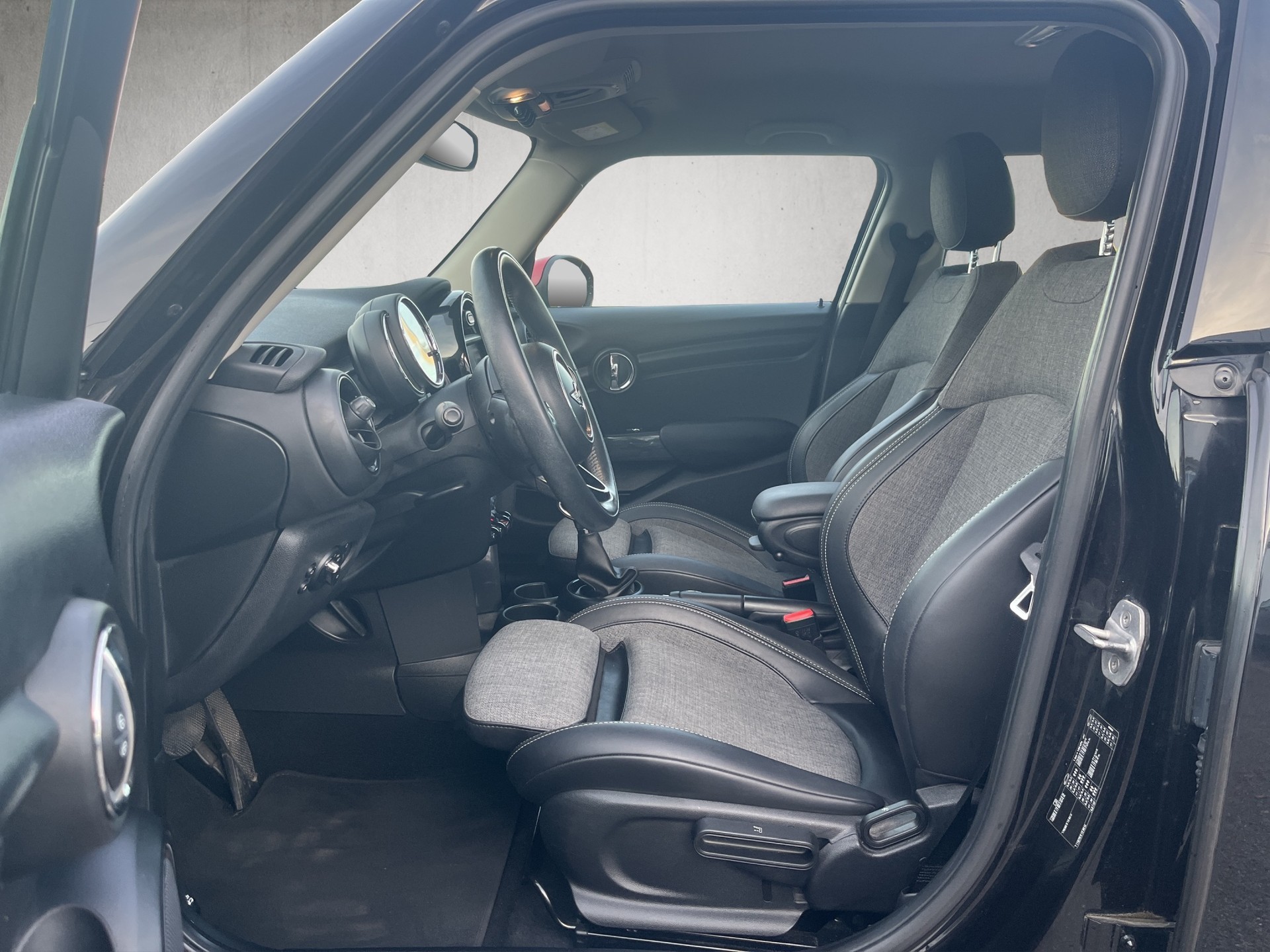 MINI Cooper Steptronic-image-9