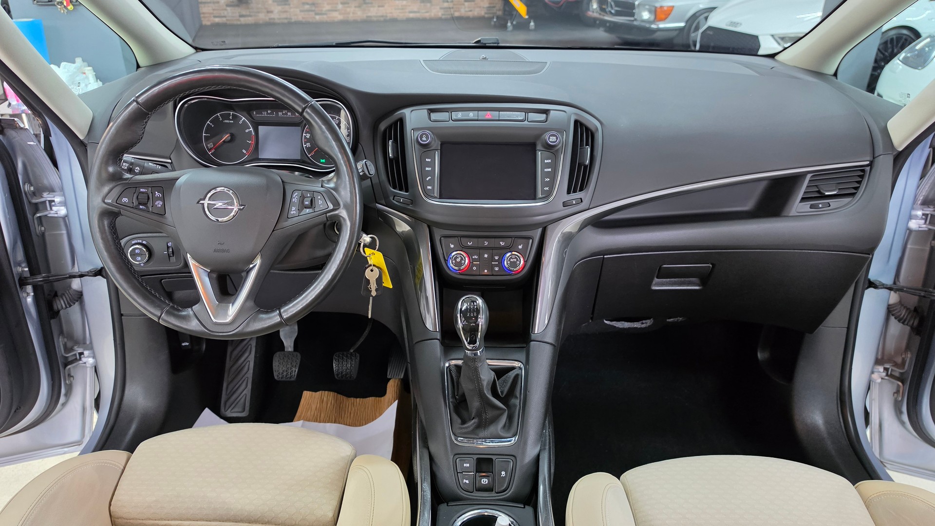 OPEL Zafira 1.6i 16V Turbo Excellence-image-22