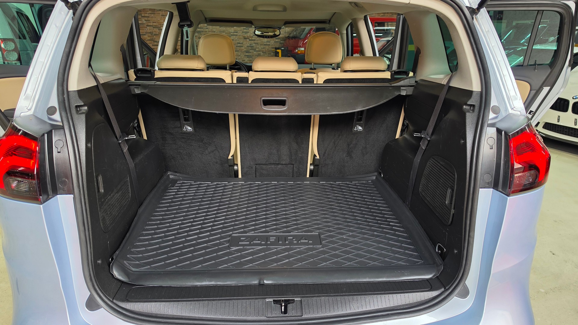 OPEL Zafira 1.6i 16V Turbo Excellence-image-18