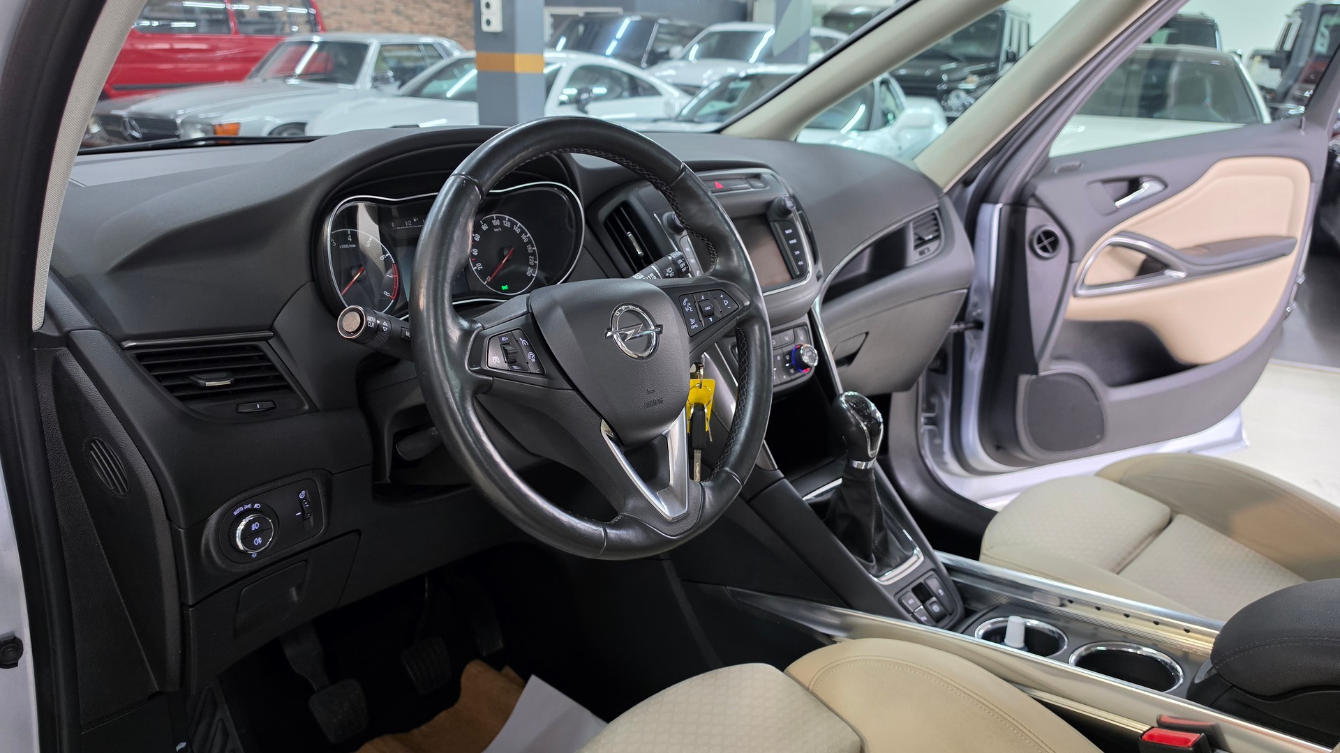 OPEL Zafira 1.6i 16V Turbo Excellence-image-14